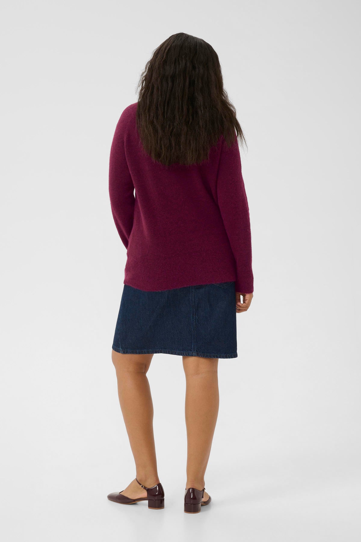 Kaffe Curve Niela V-Neck Jumper in Wine