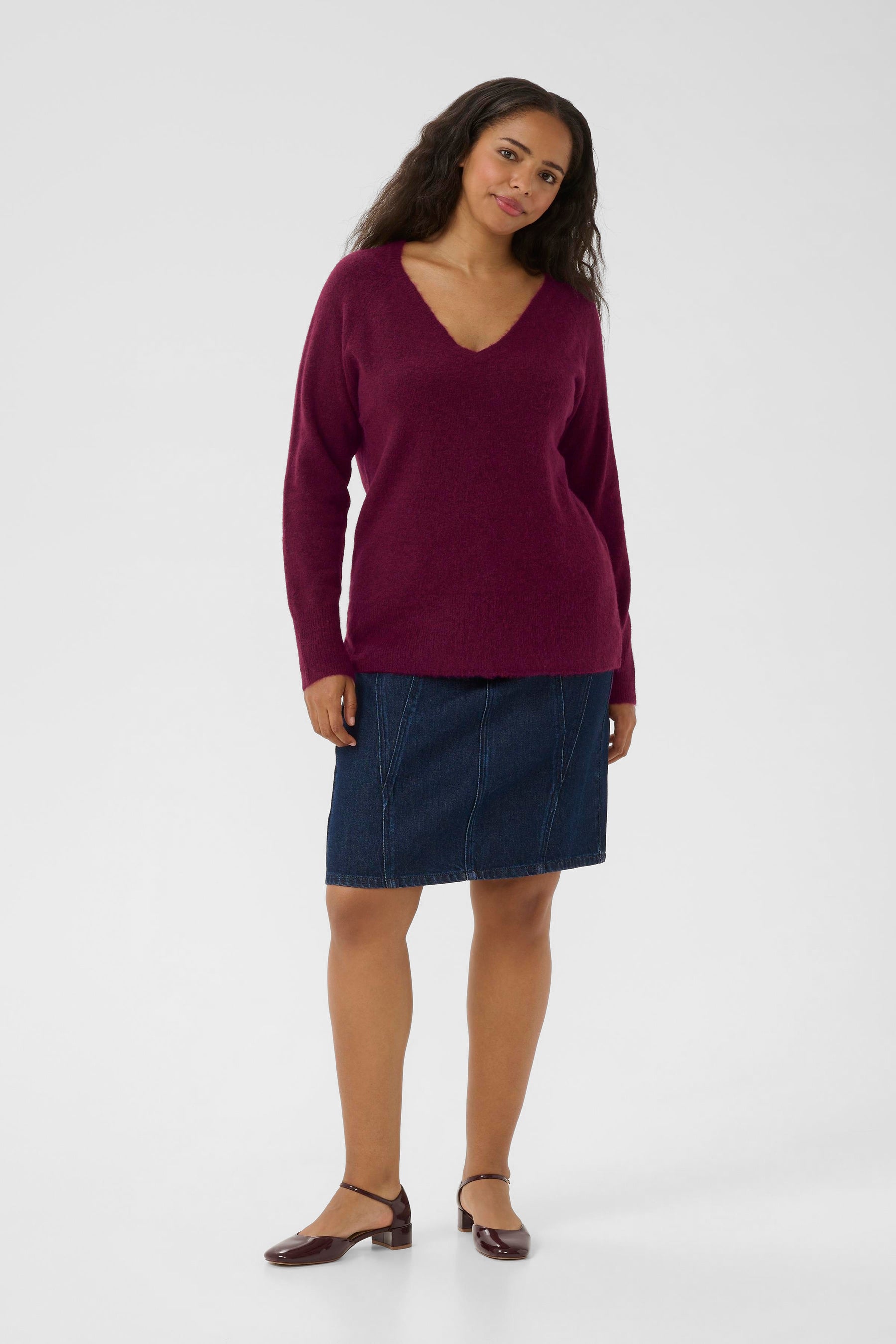 Kaffe Curve Niela V-Neck Jumper in Wine