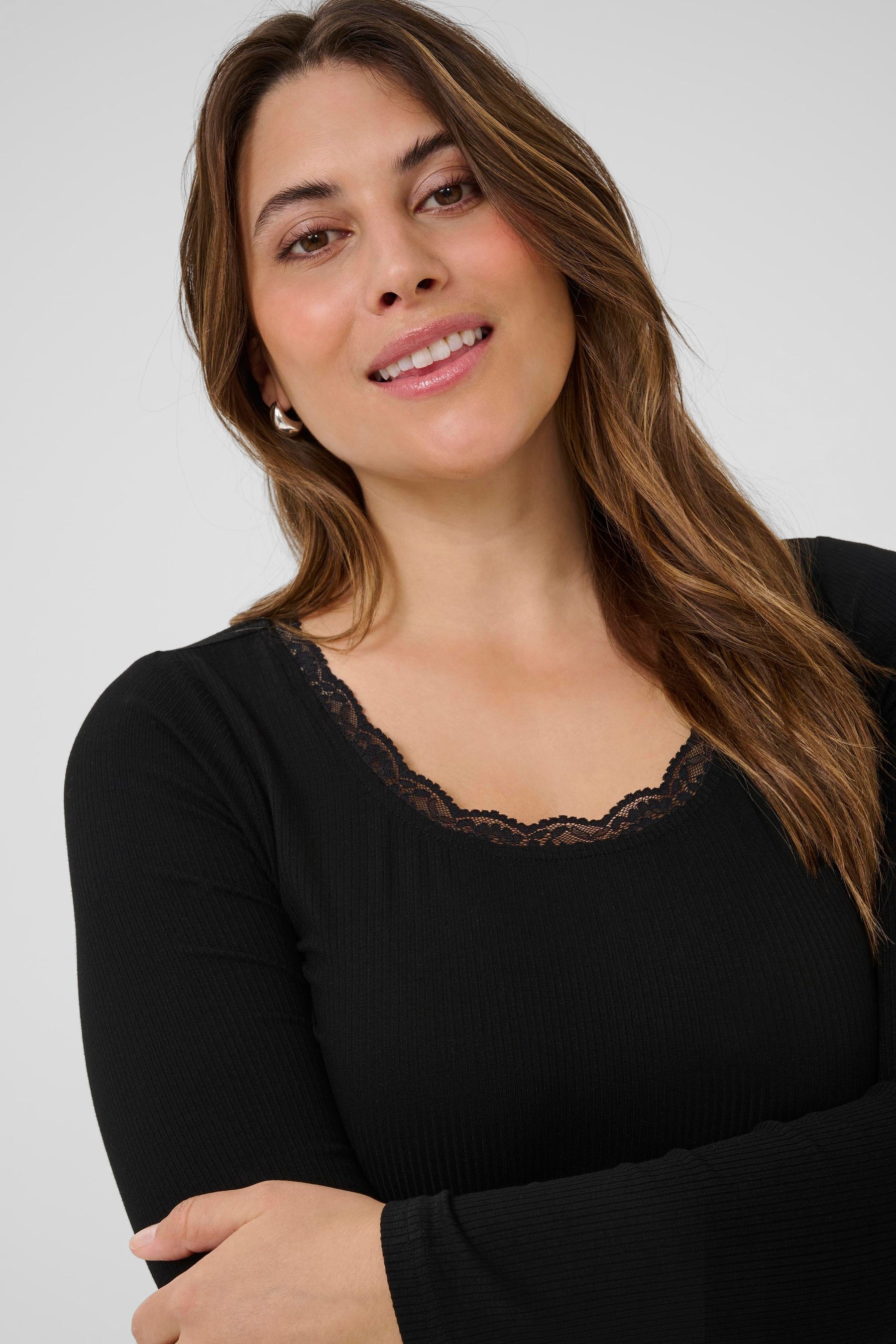 Kaffe Curve Omia T-Shirt in Black