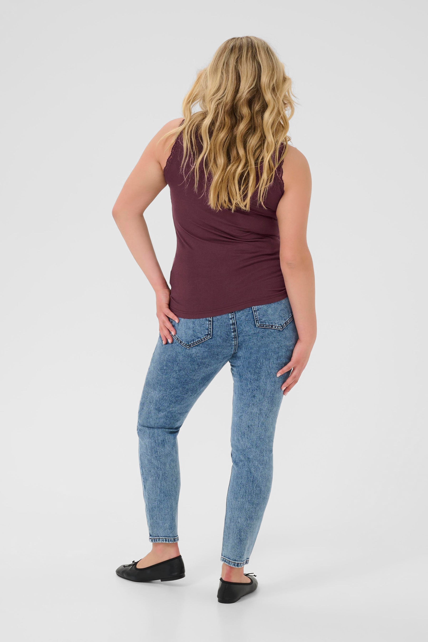 Kaffe Curve Omia Vest Top in Plum