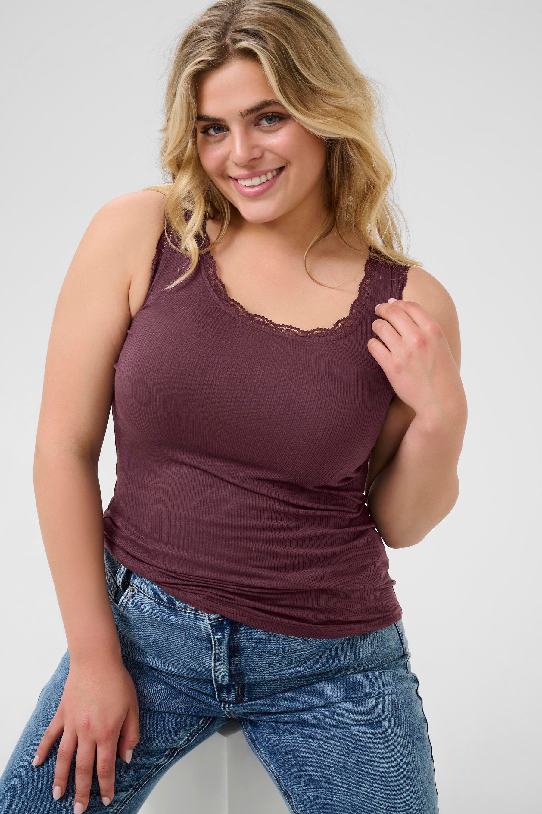 Kaffe Curve Omia Vest Top in Plum