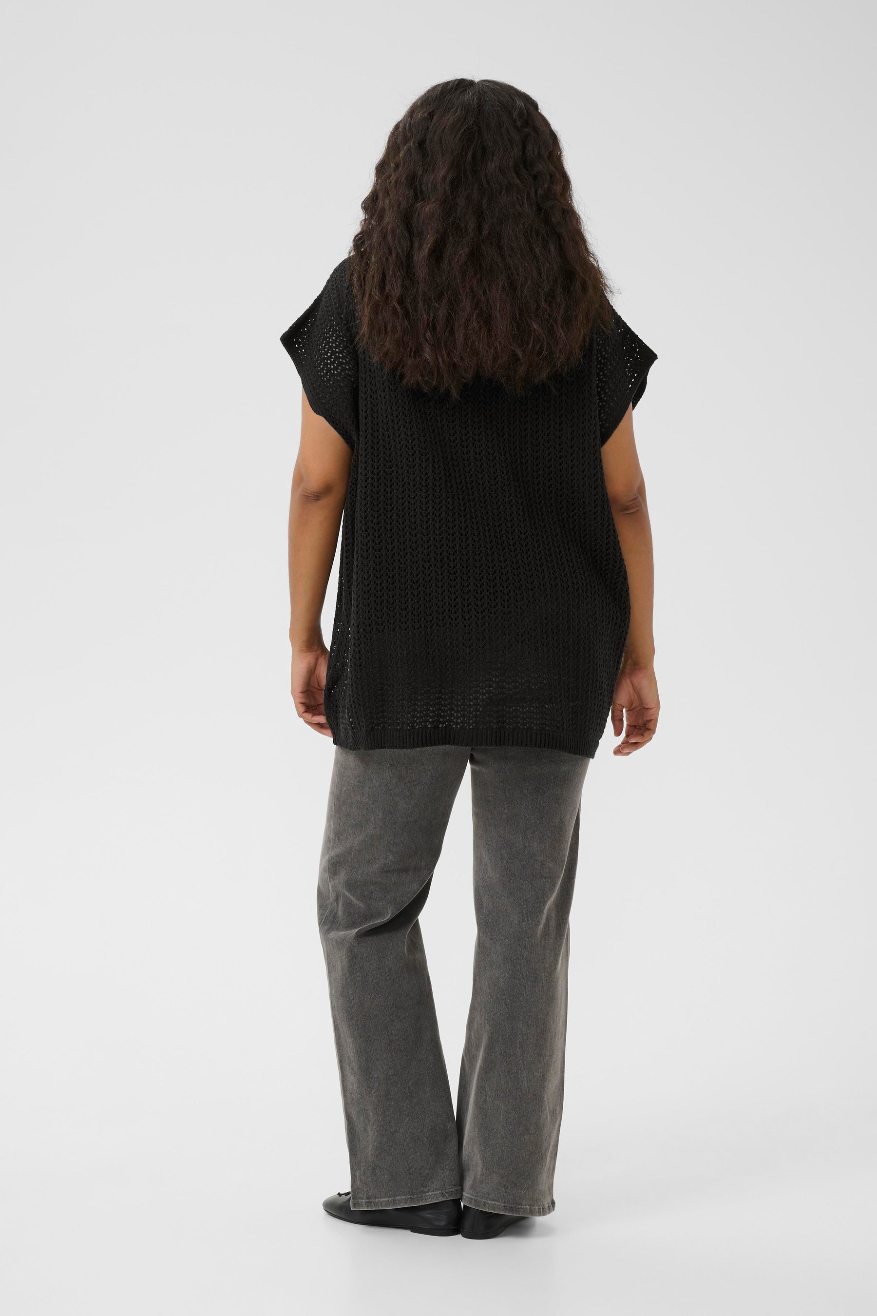 Kaffe Curve Rosa Poncho in Black
