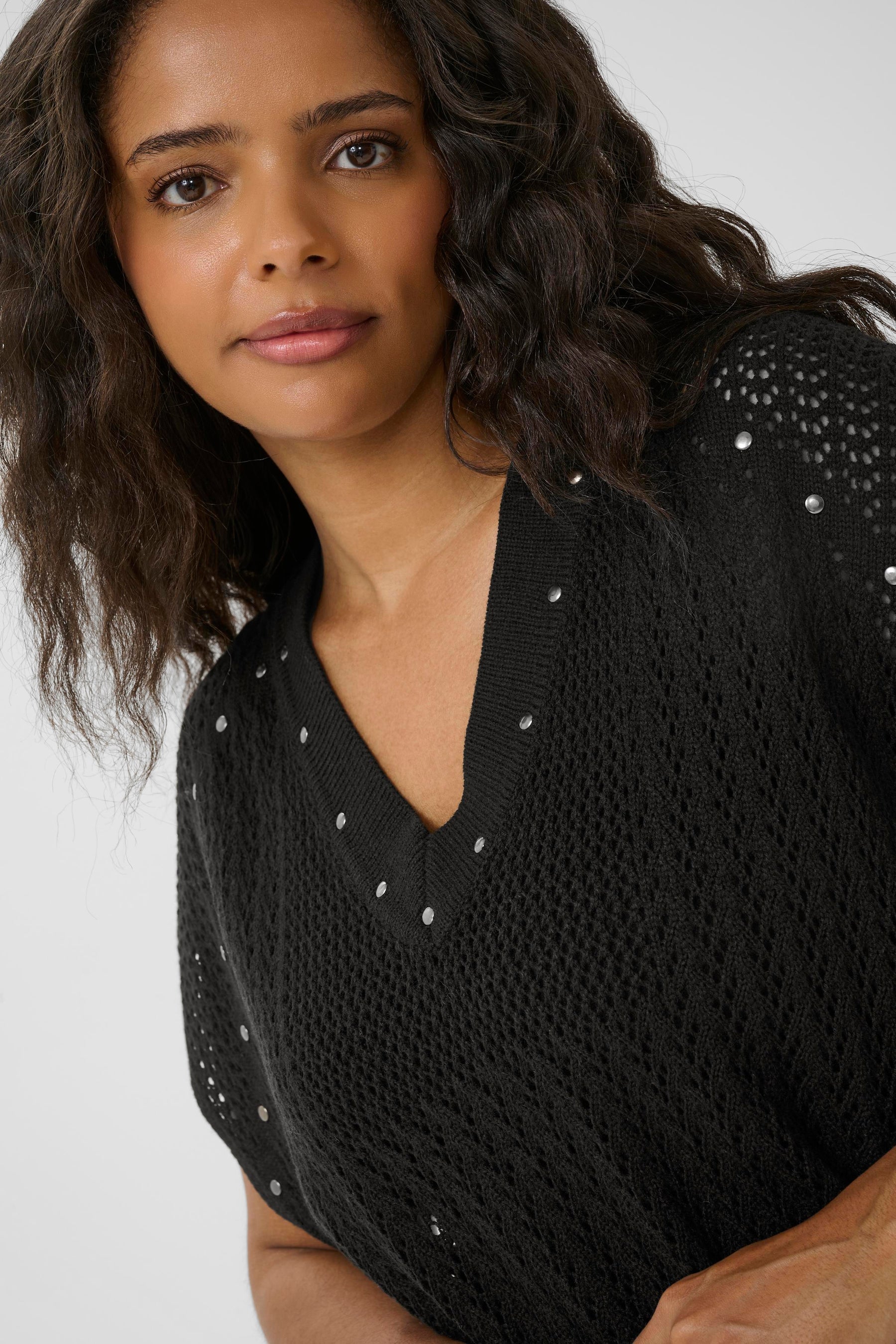 Kaffe Curve Rosa Poncho in Black