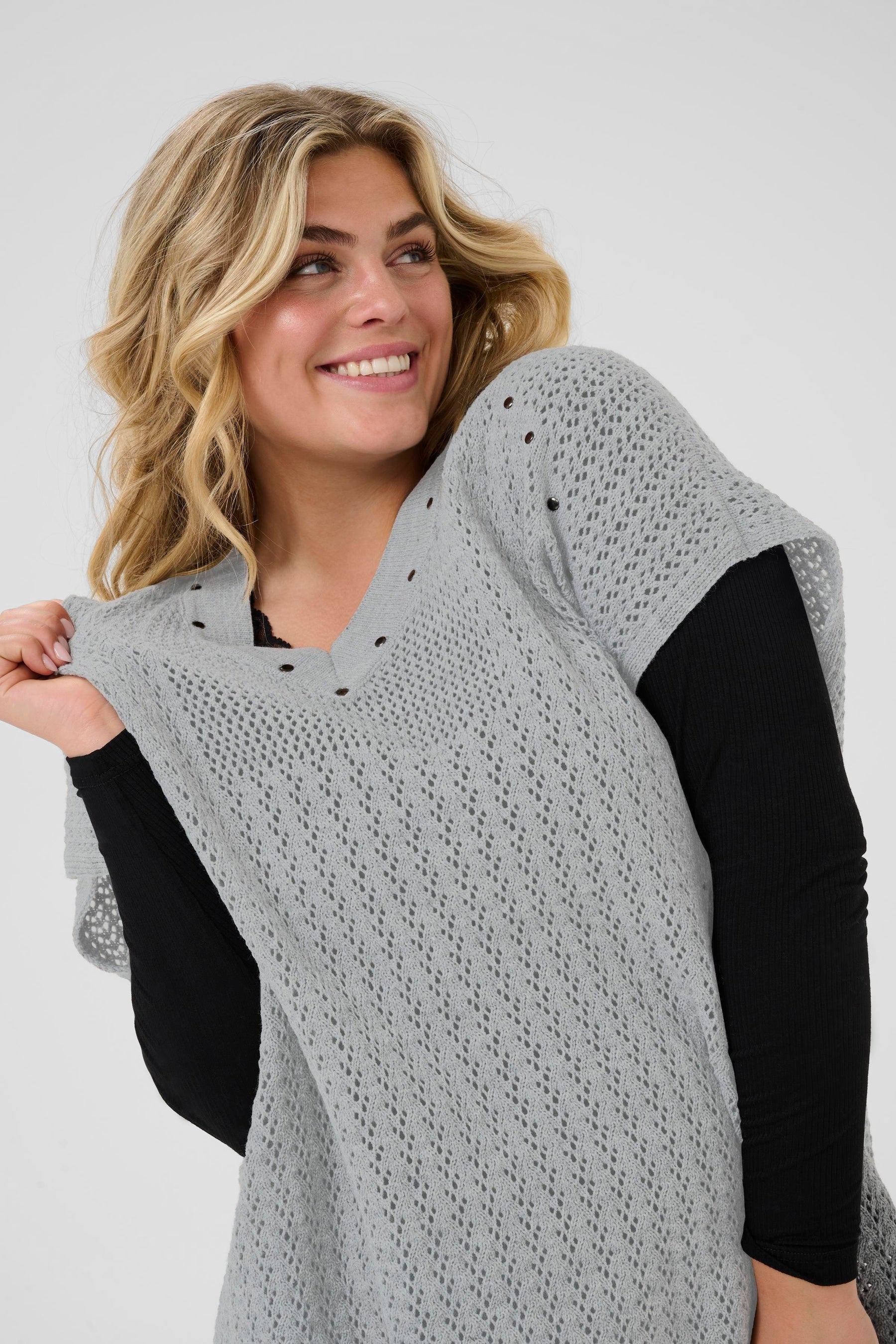 Kaffe Curve Rosa Poncho in Grey