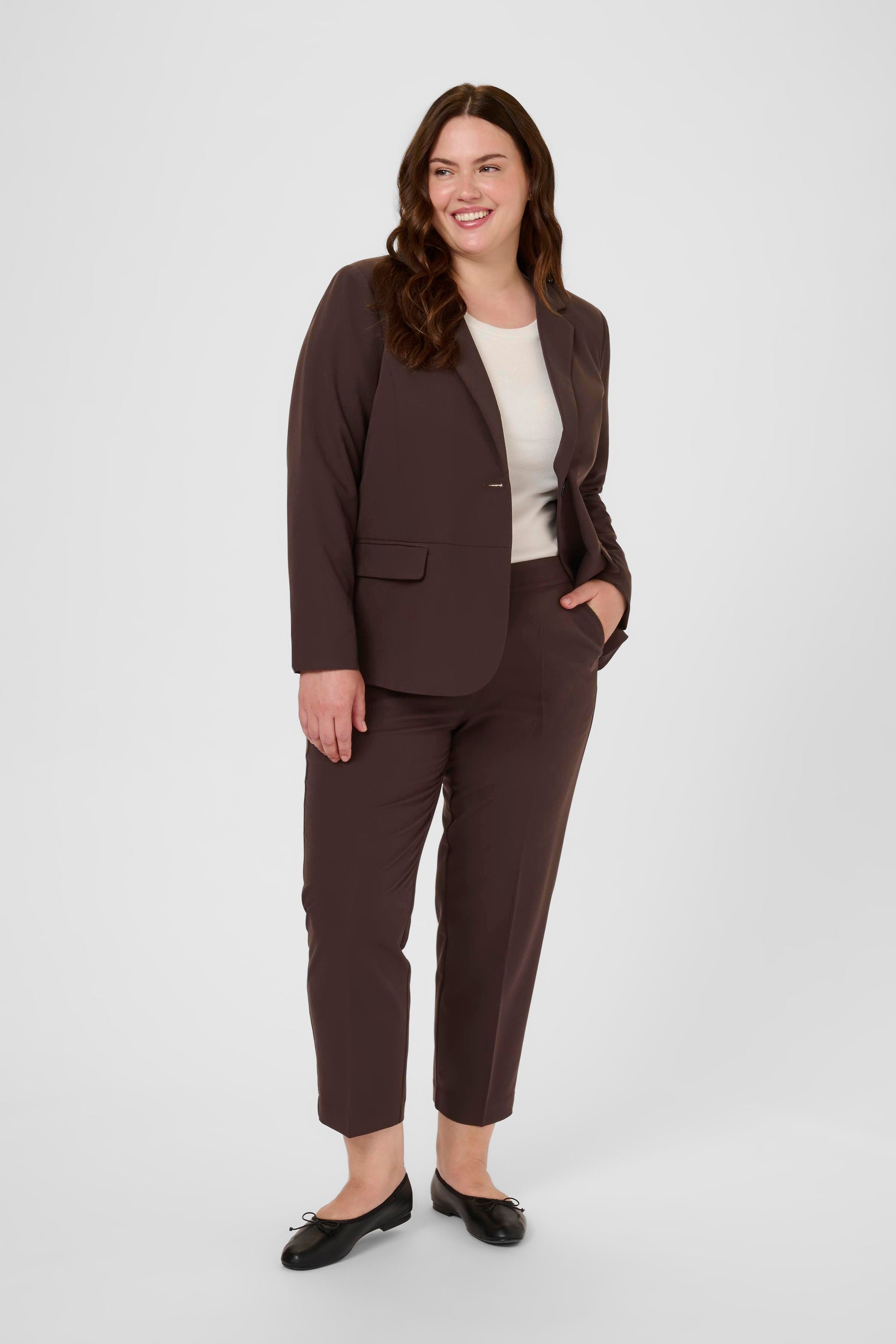 Kaffe Curve Sakira Crop Trousers in Brown