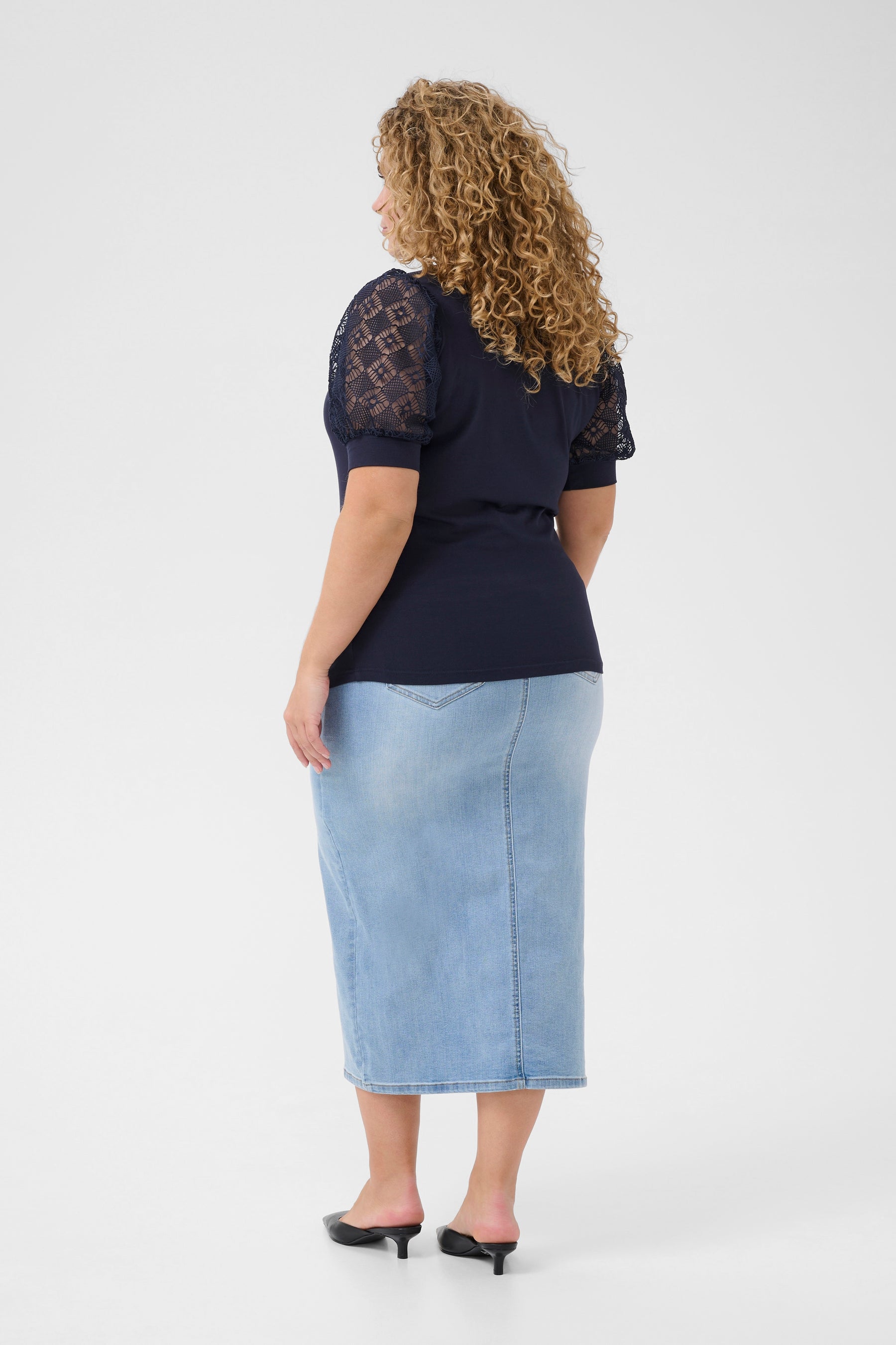 Kaffe Curve Tana T-Shirt in Navy