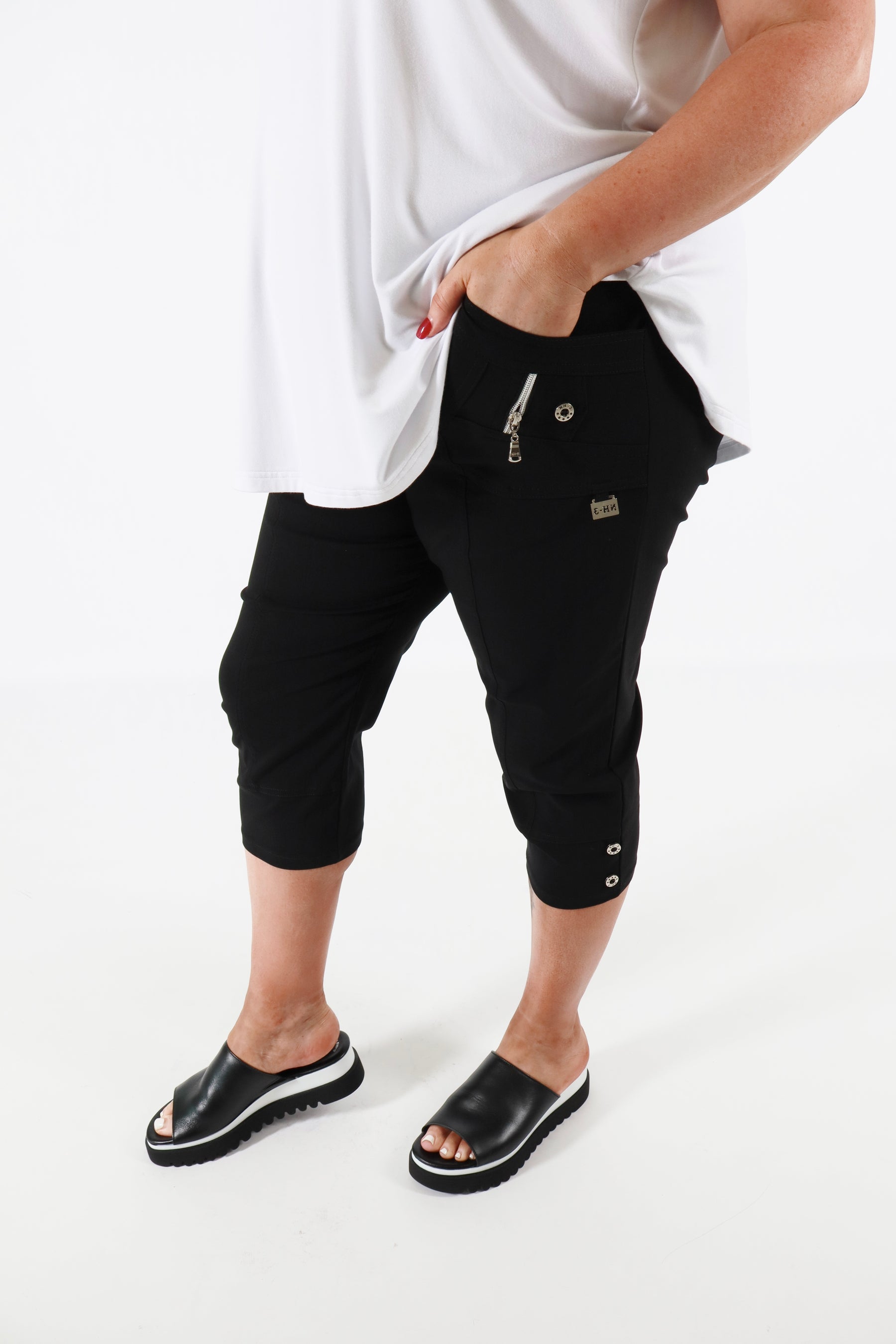 Lucie Crop Trousers Black