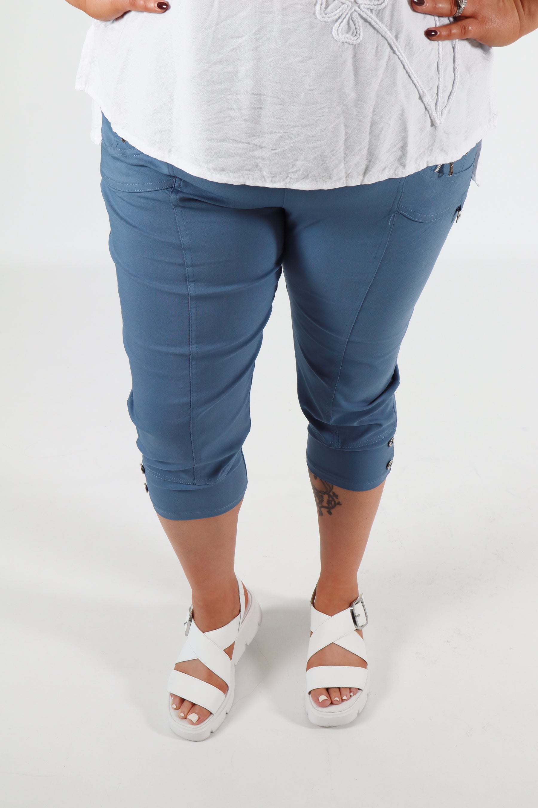 Lucie Crop Trousers in Blue