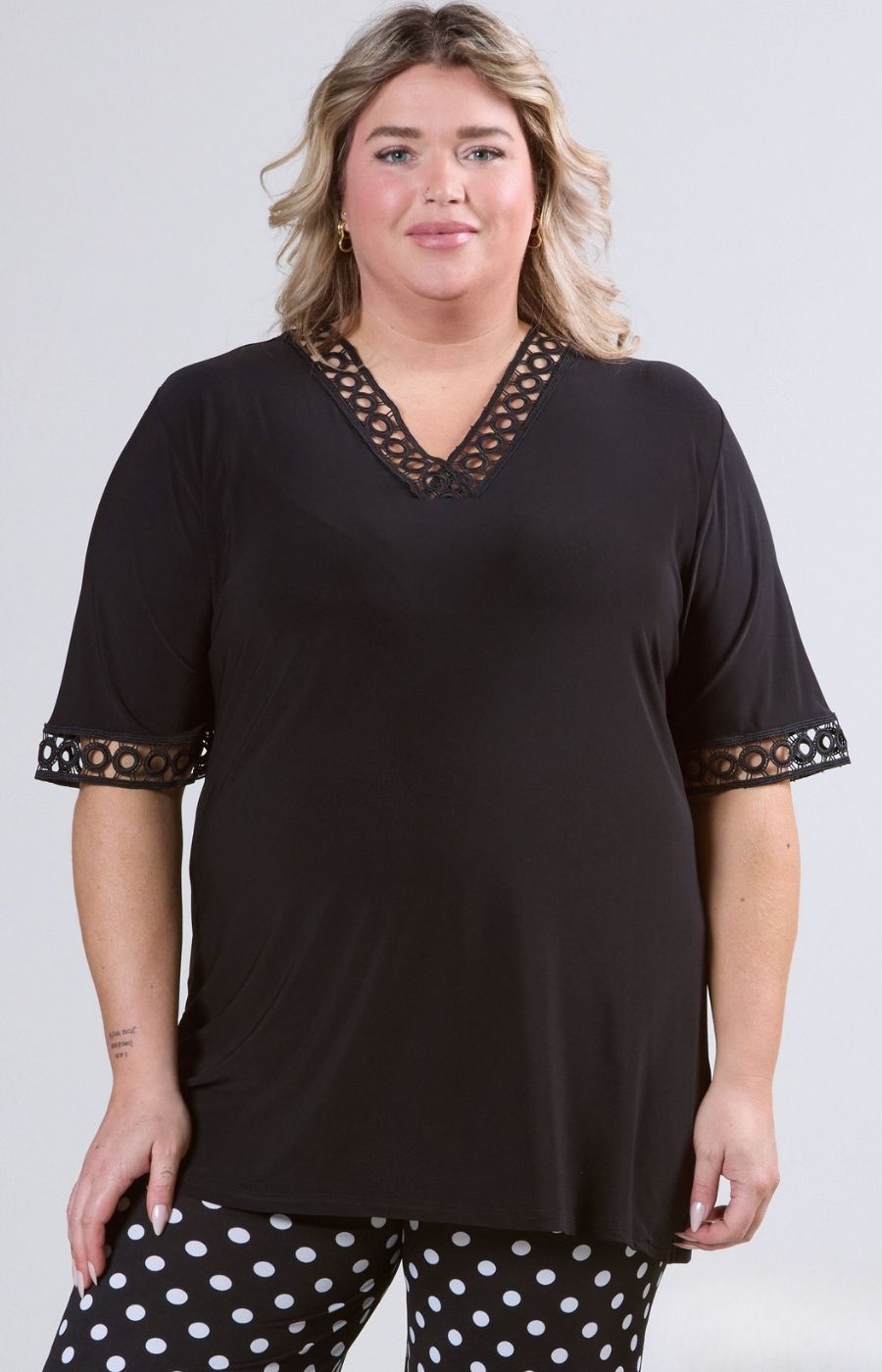 Magna Lace V-Neck Blouse in Black