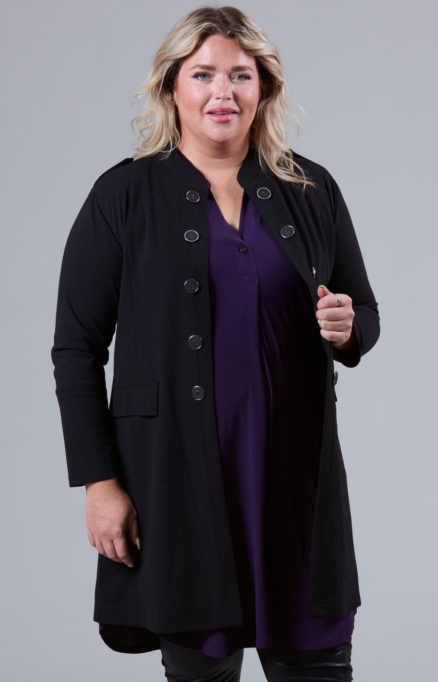 Magna Longline Jacket in Black