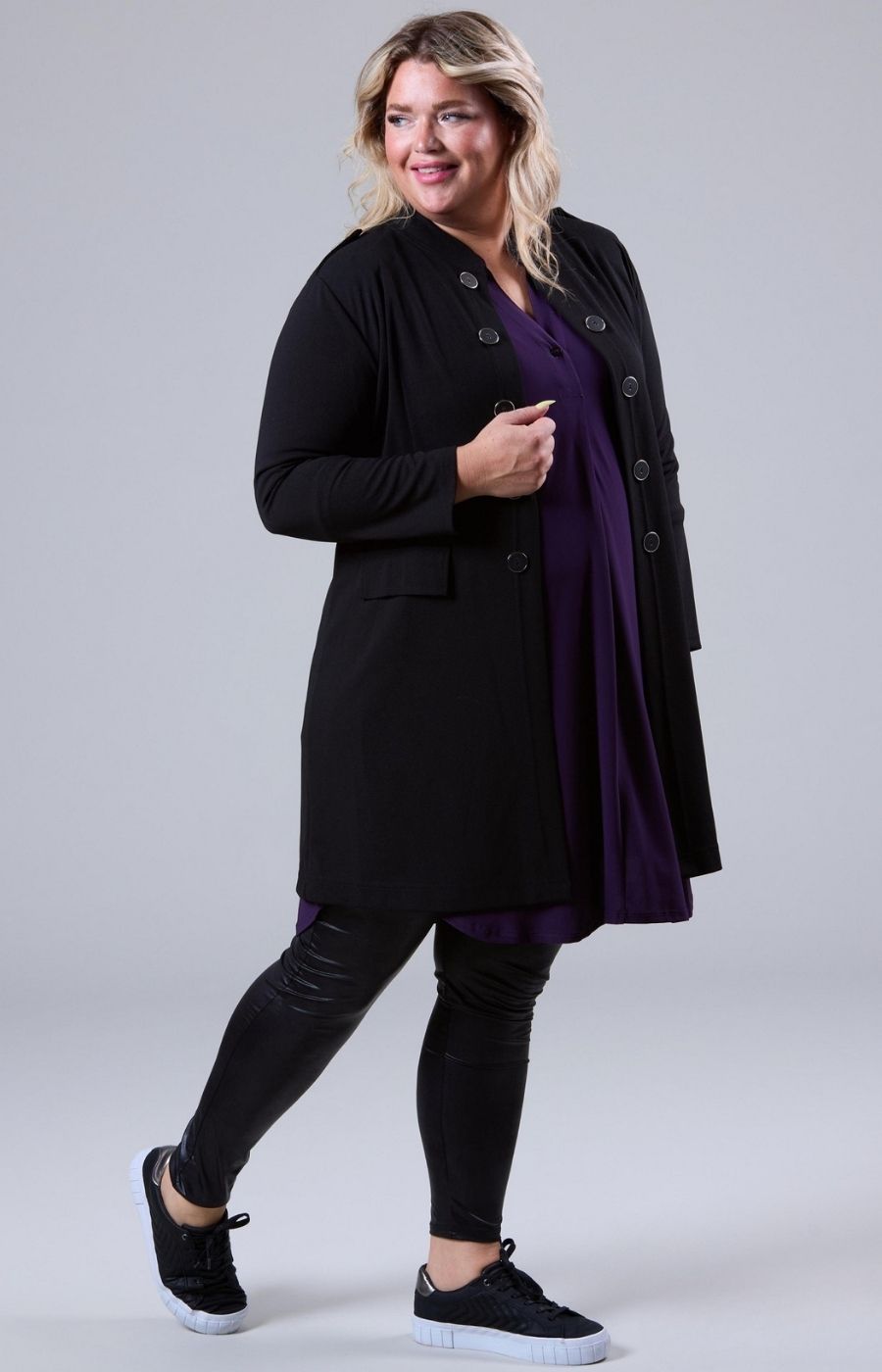 Magna Longline Jacket in Black