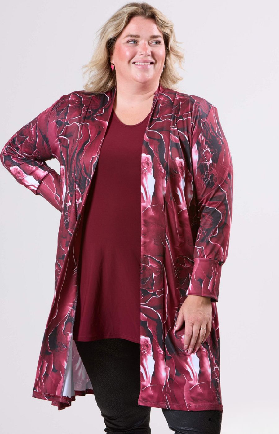 Magna Open Cardigan in Wine