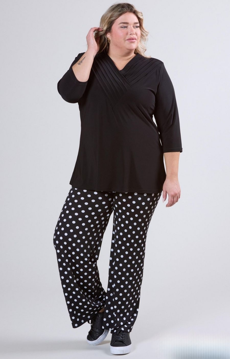 Magna V-Neck Blouse in Black