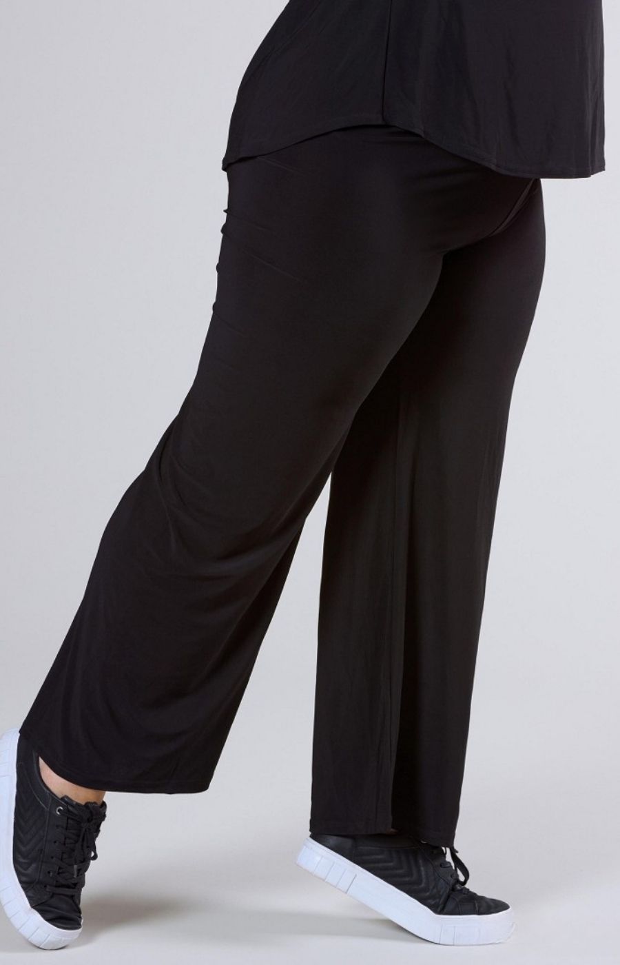 Magna Wide Leg Trousers in Black