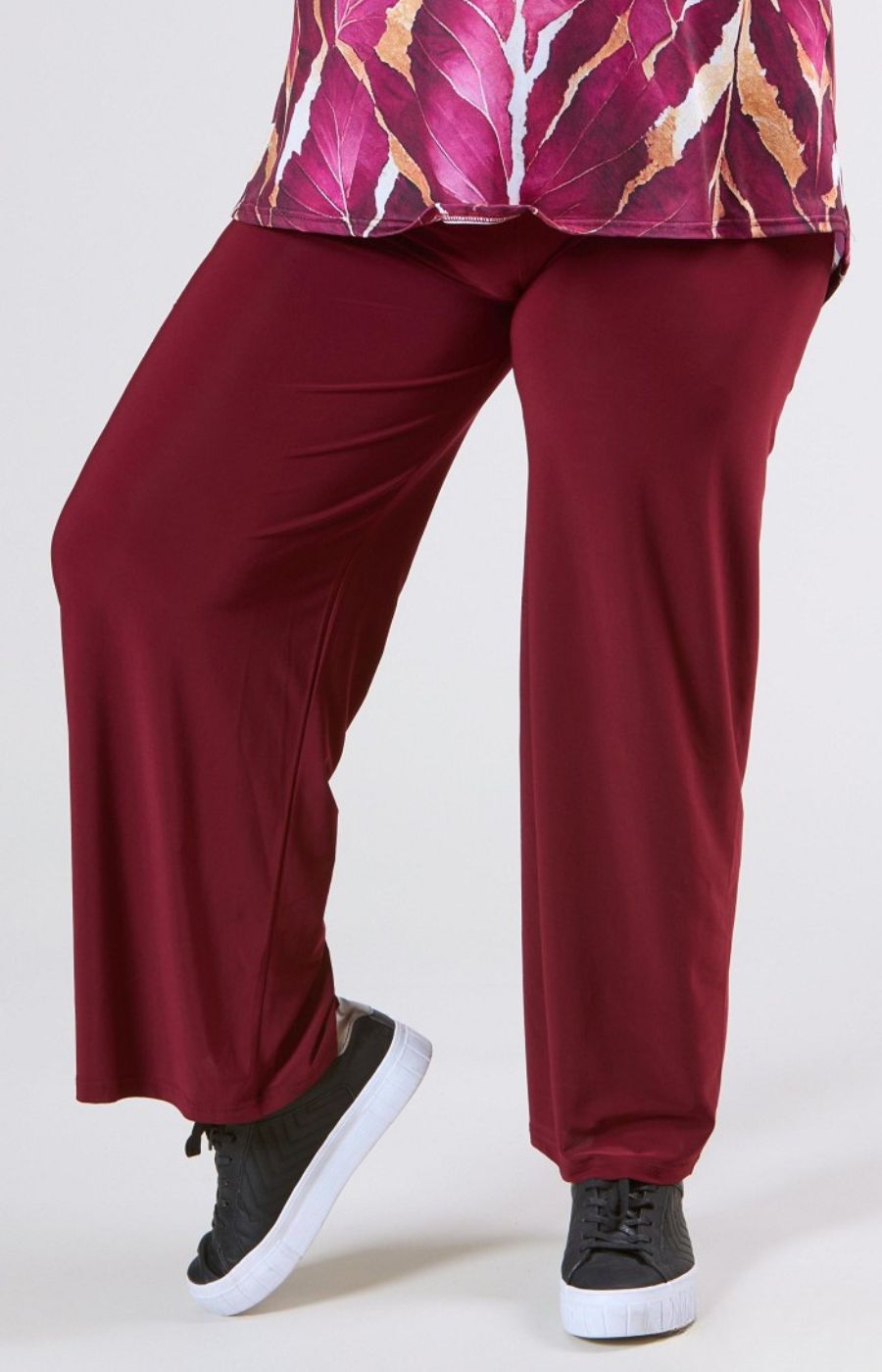 Magna Wide Leg Trousers in Wine