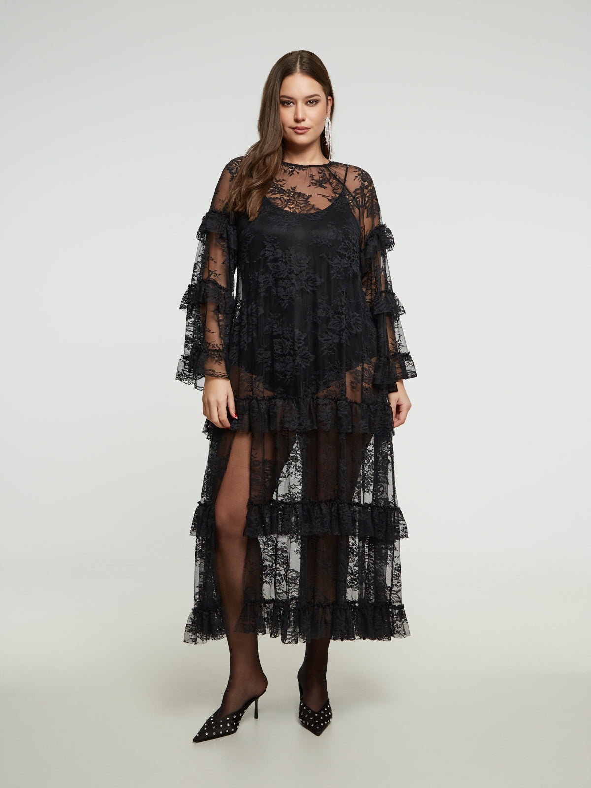 Mat Ruffle Lace Dress in Black
