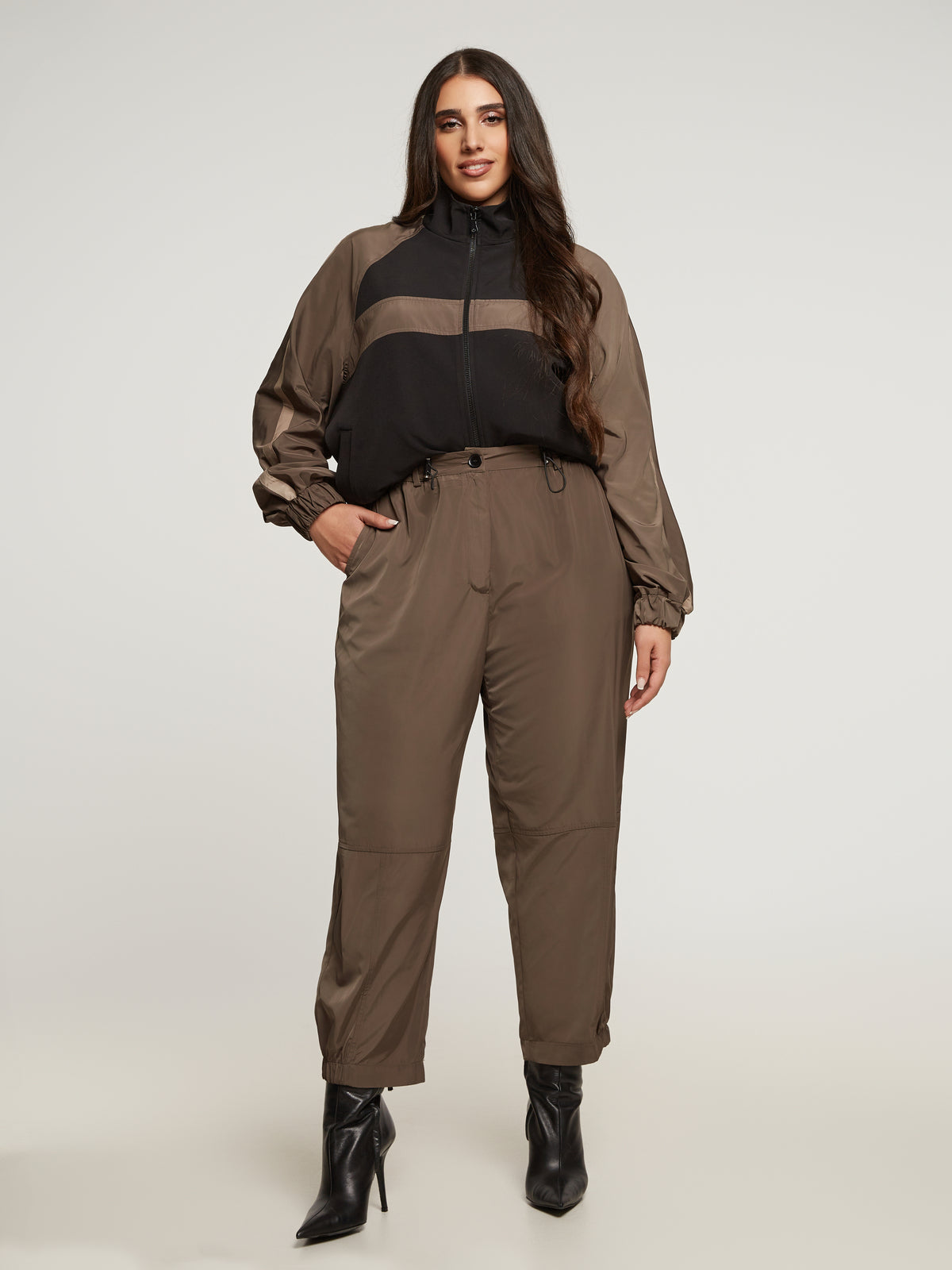 Mat Trousers in Brown