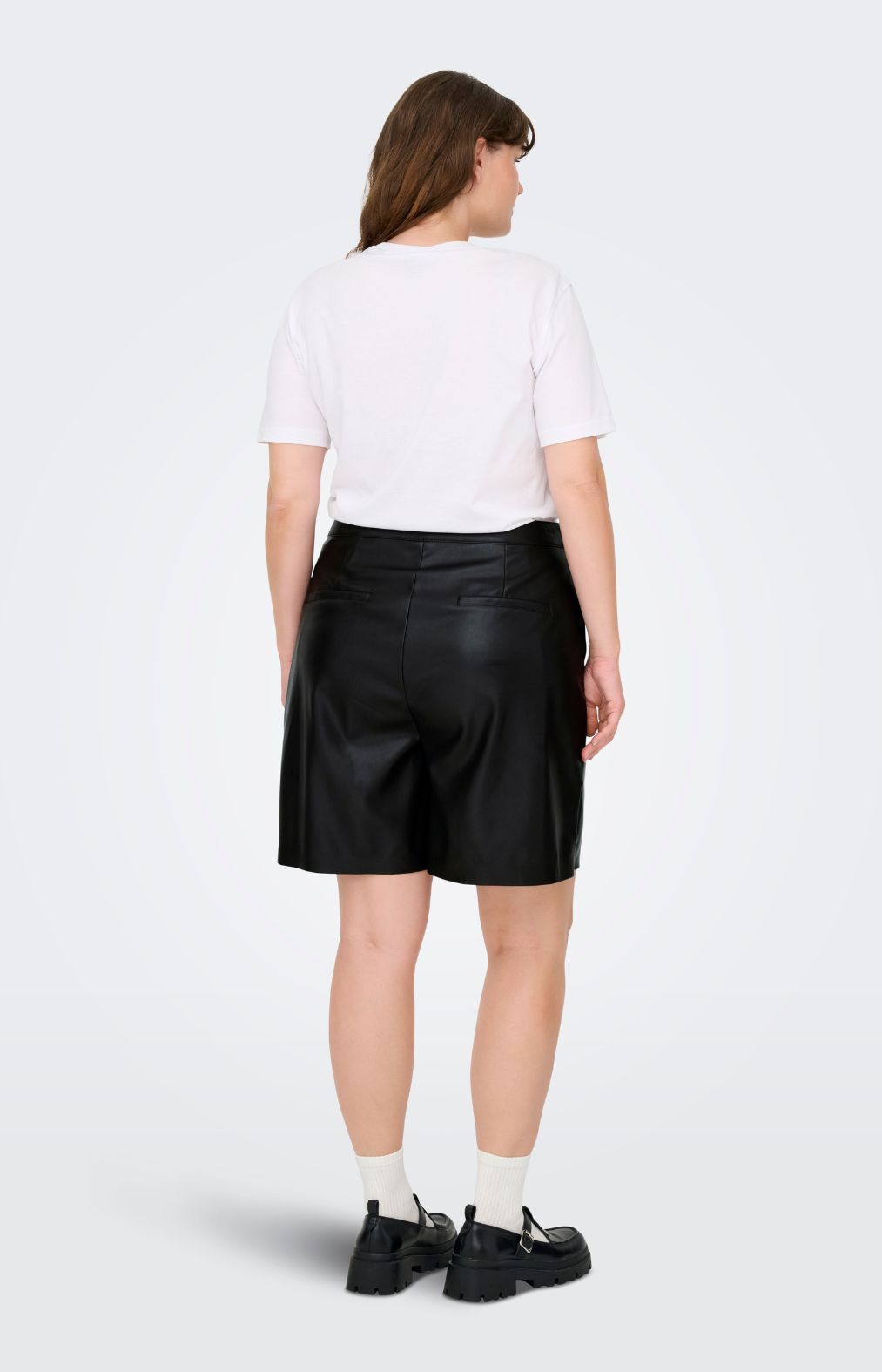 Only Carmakoma Tricia Leather Look Shorts in Black