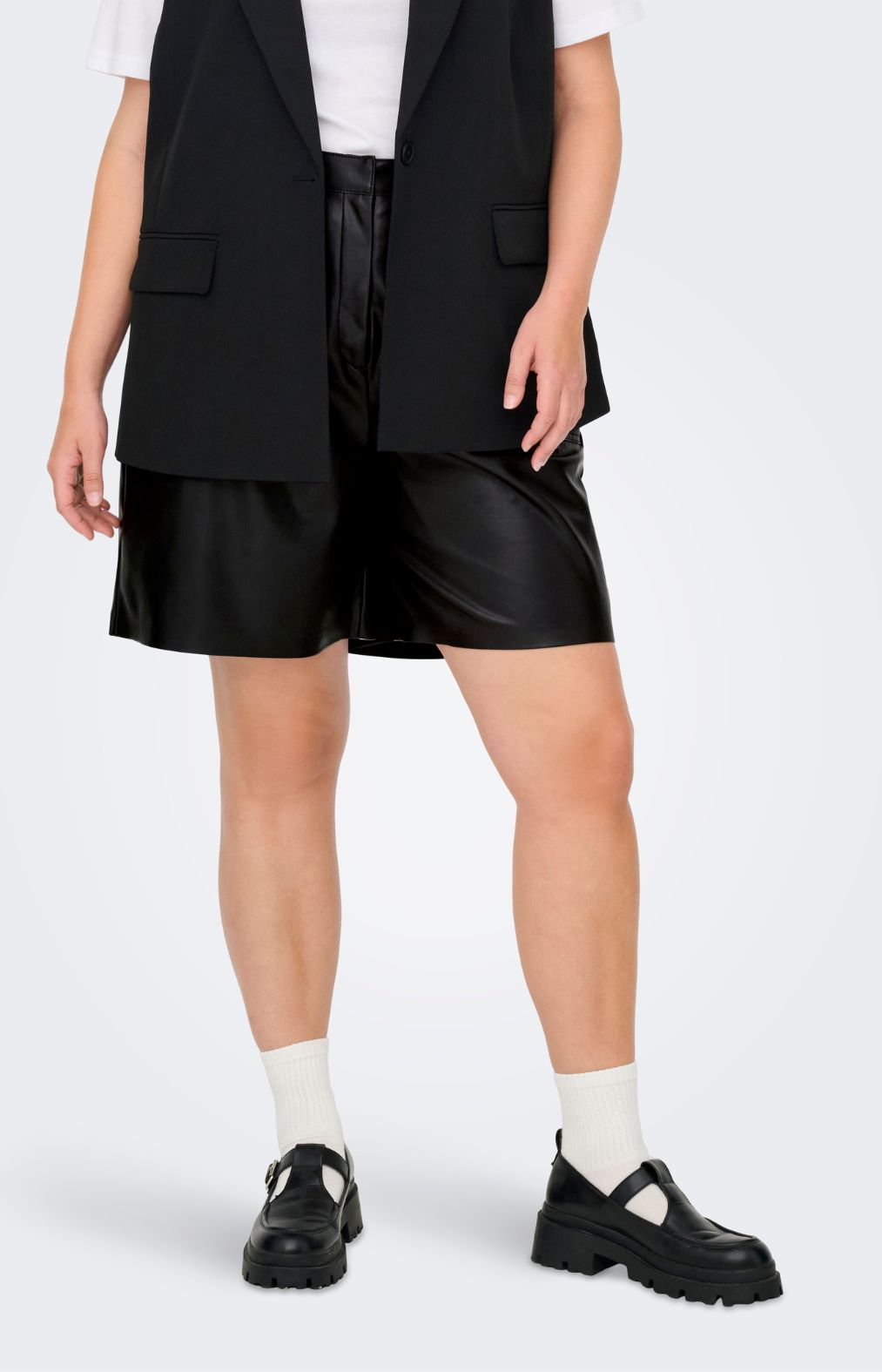 Only Carmakoma Tricia Leather Look Shorts in Black