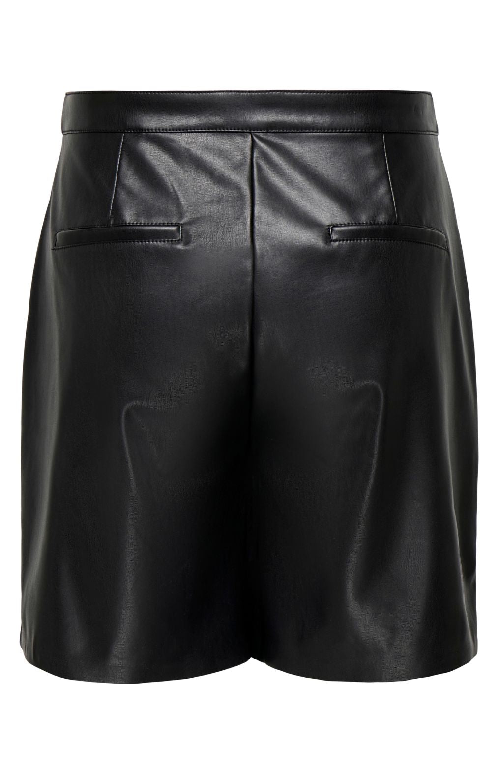 Only Carmakoma Tricia Leather Look Shorts in Black