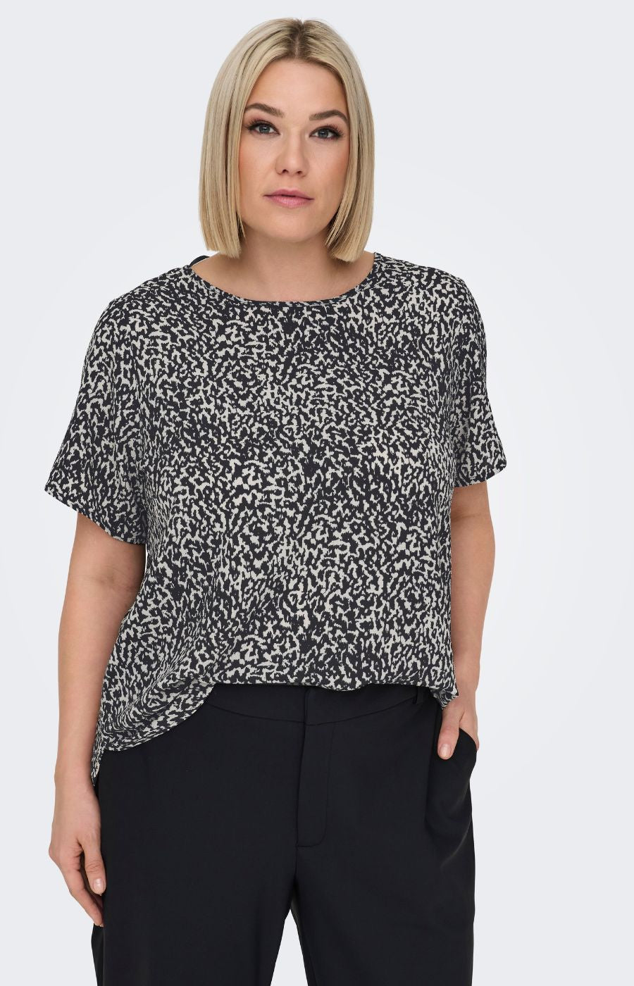 Only Carmakoma Vica Blouse in Black Abstract Print