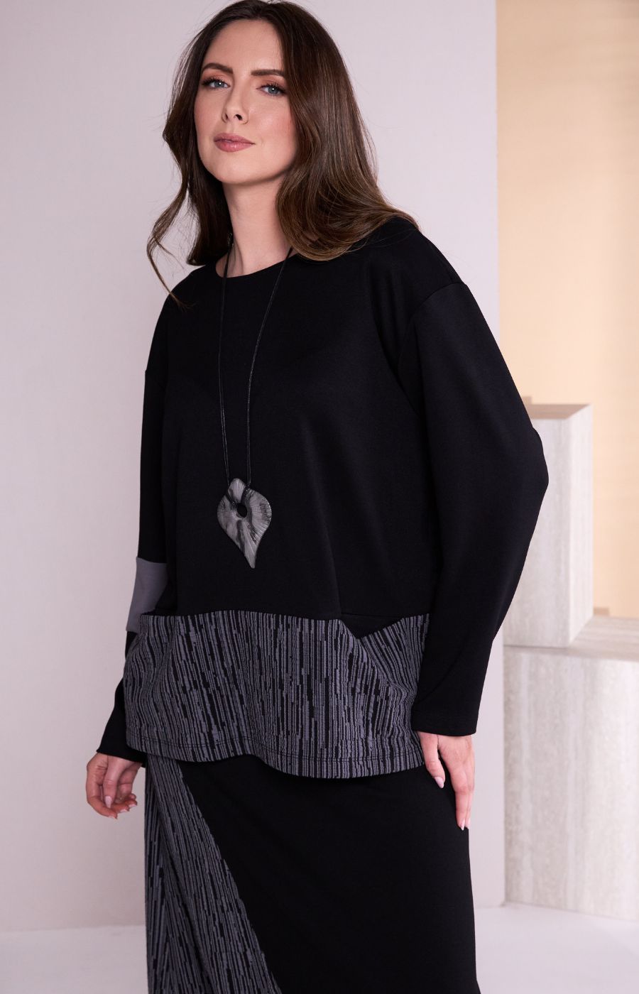 Ora Pocket Top in Black