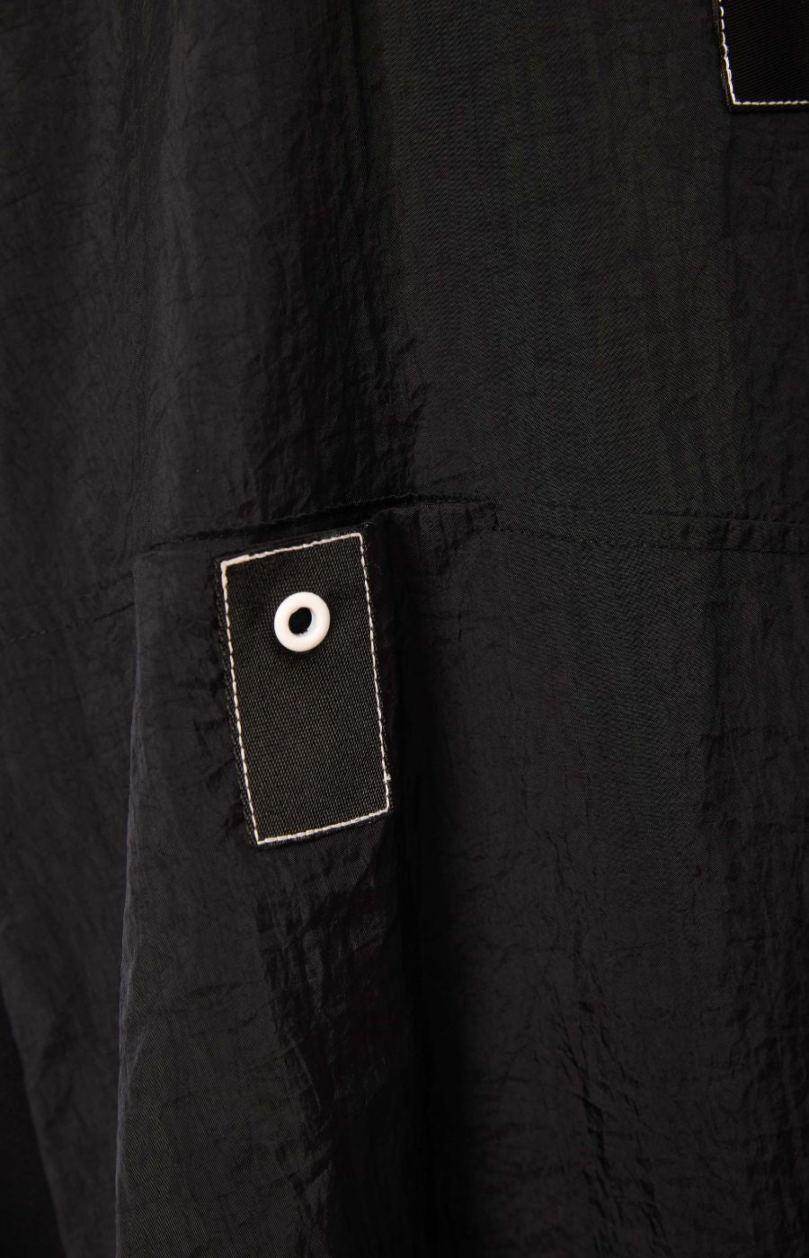 Ora Sleeveless Jacket in Black
