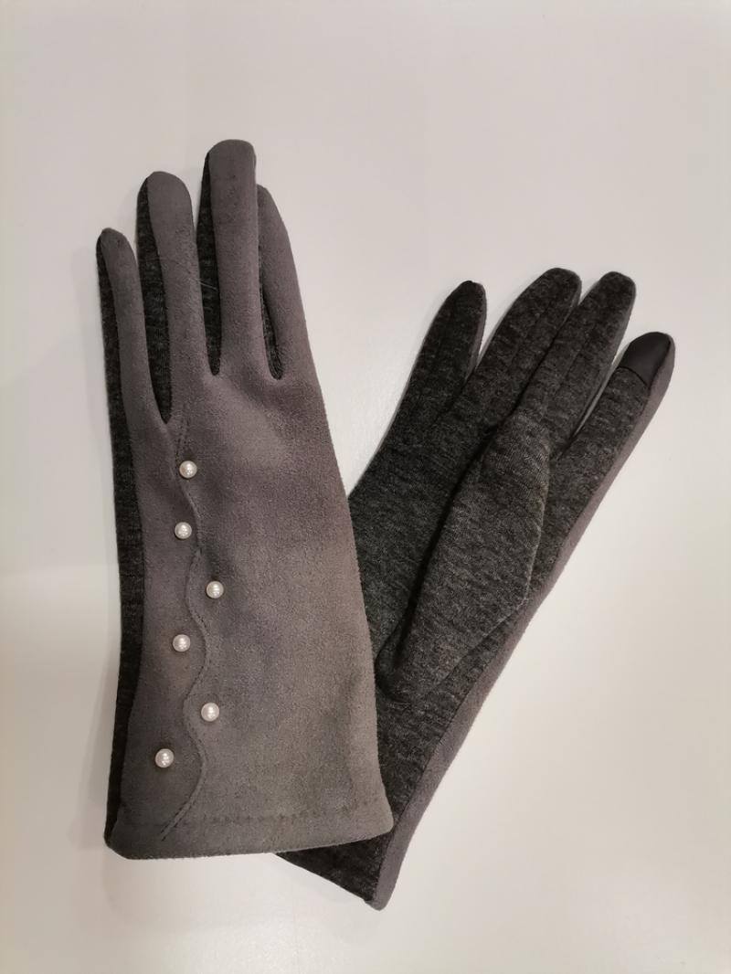Pearl Gloves in Grey