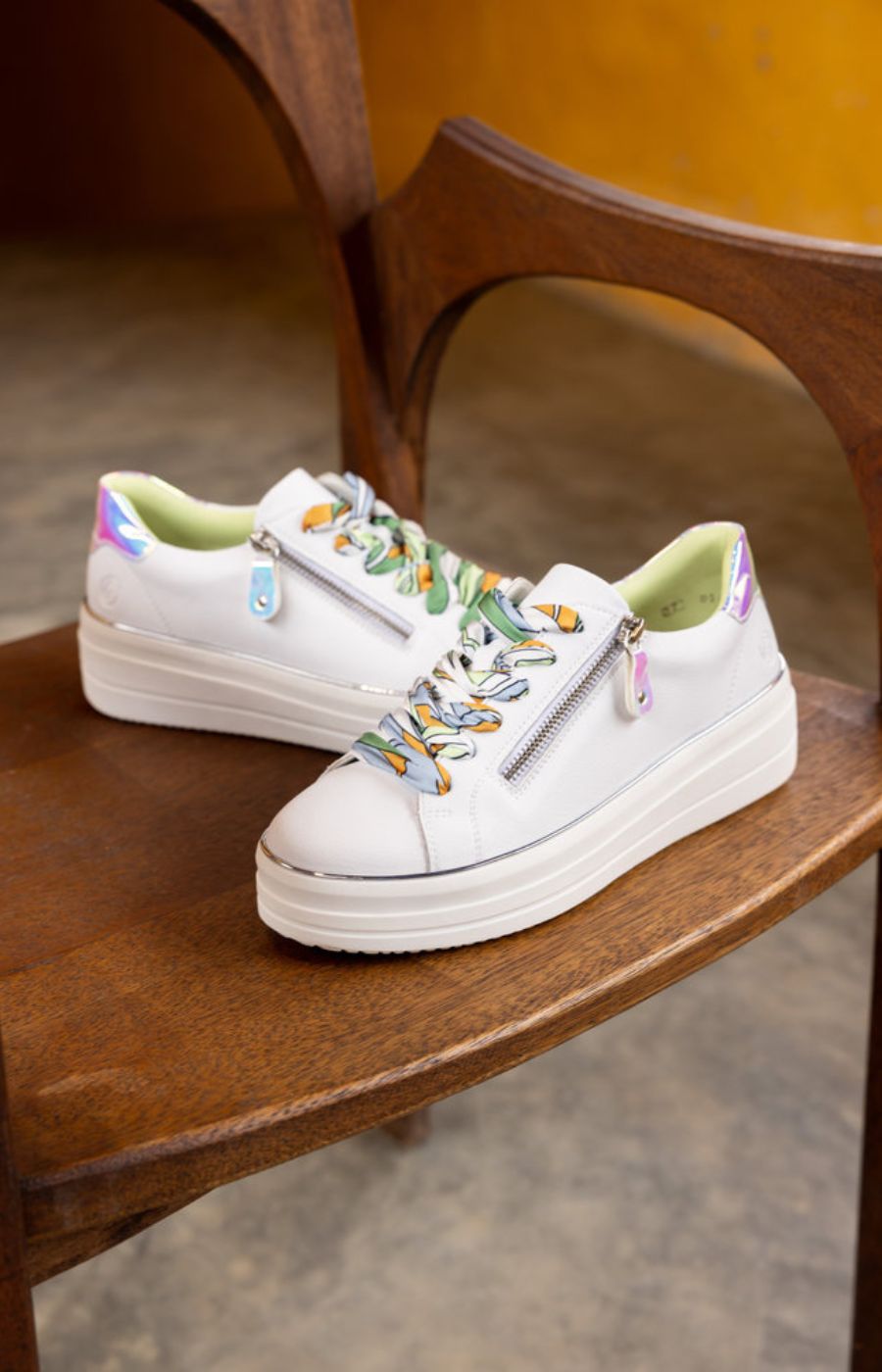 Remonte White/Multi Trainer