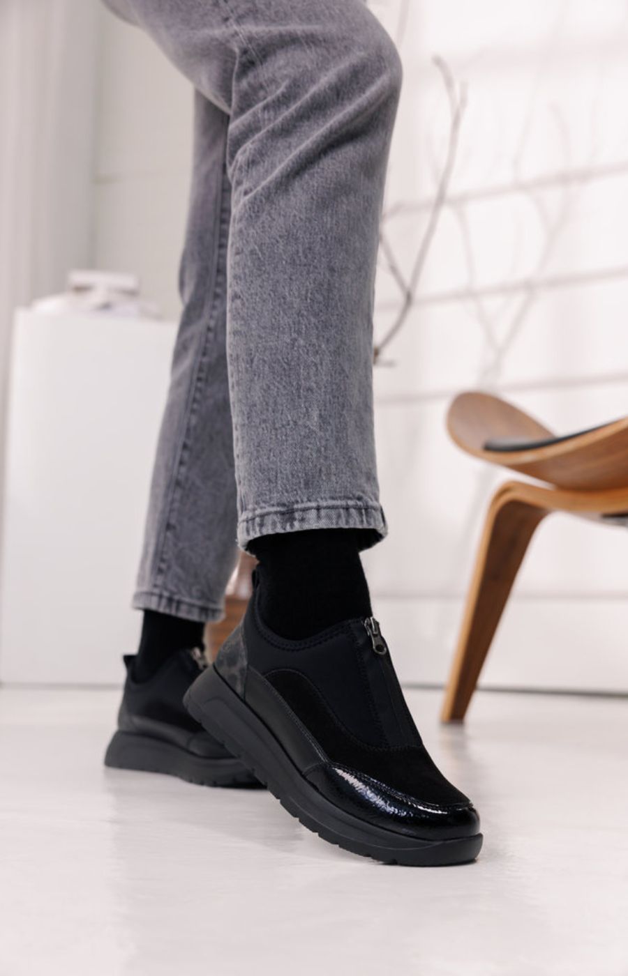 Remonte Zip Trainers in Black