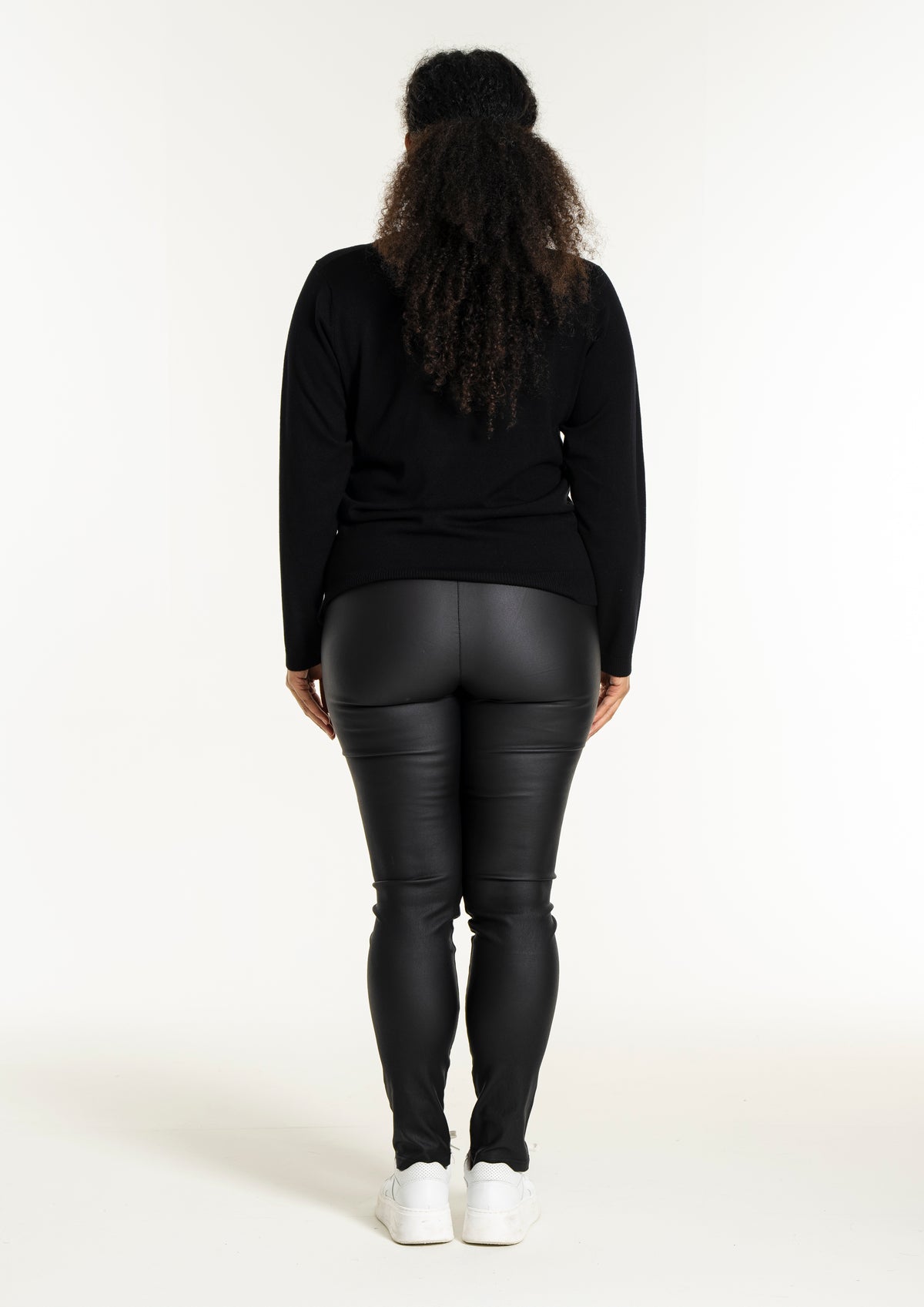 Studio Helsinki Knitted Top in Black