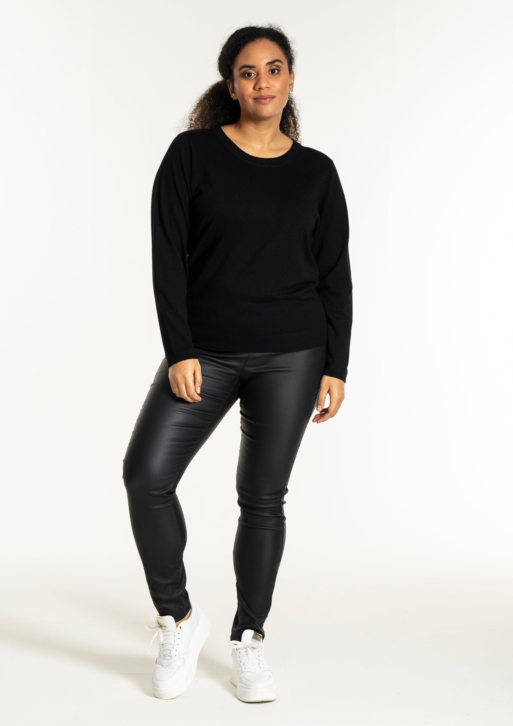 Studio Helsinki Knitted Top in Black