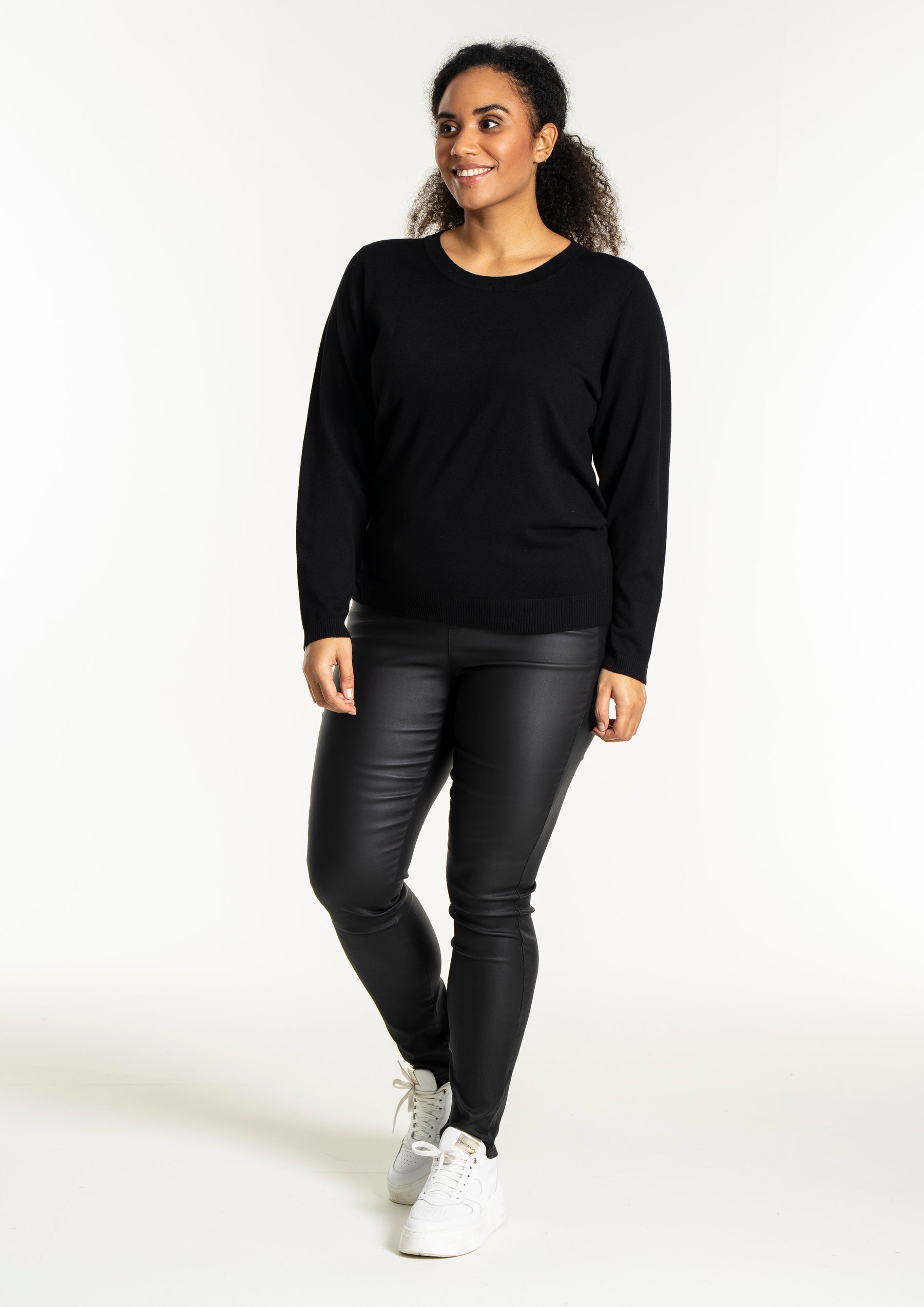 Studio Helsinki Knitted Top in Black