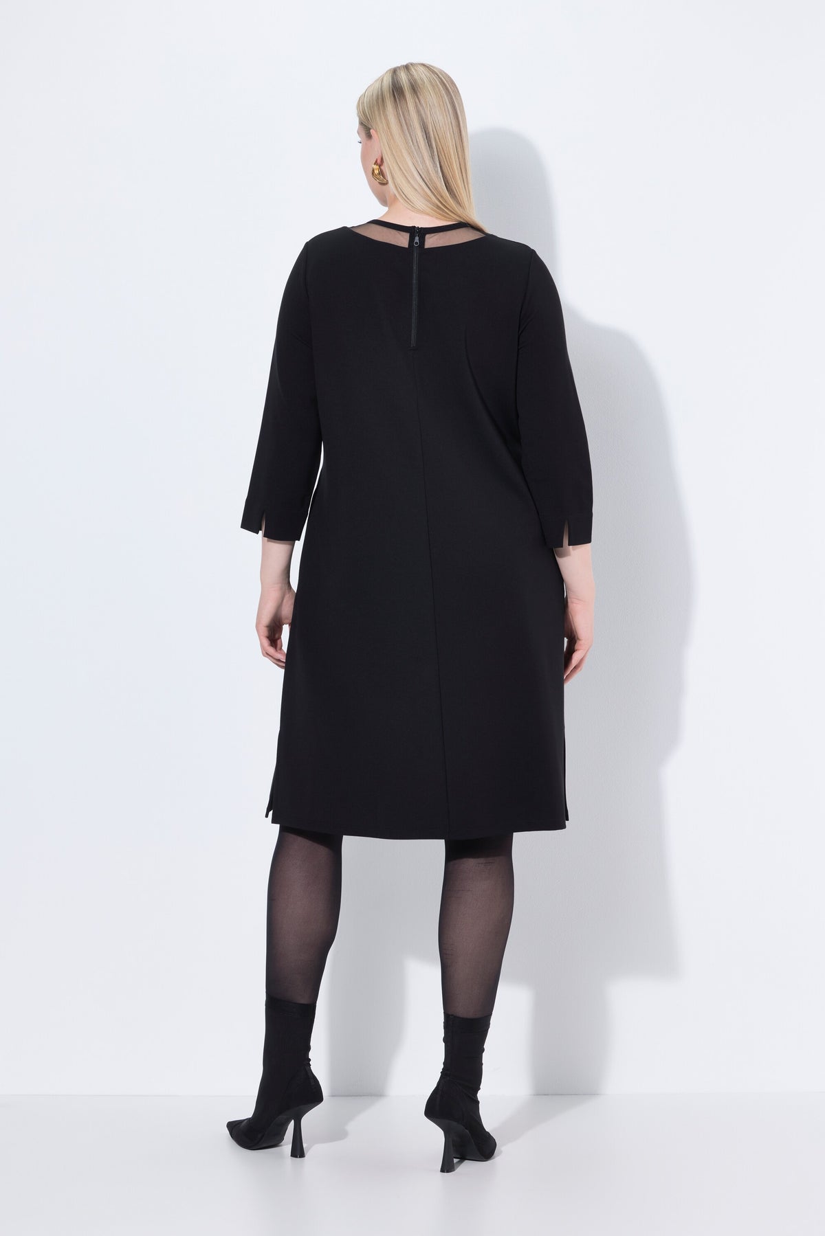 Ulla Popken Mesh Neck Midi in Black