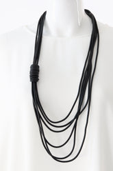 Uma Necklace in Black