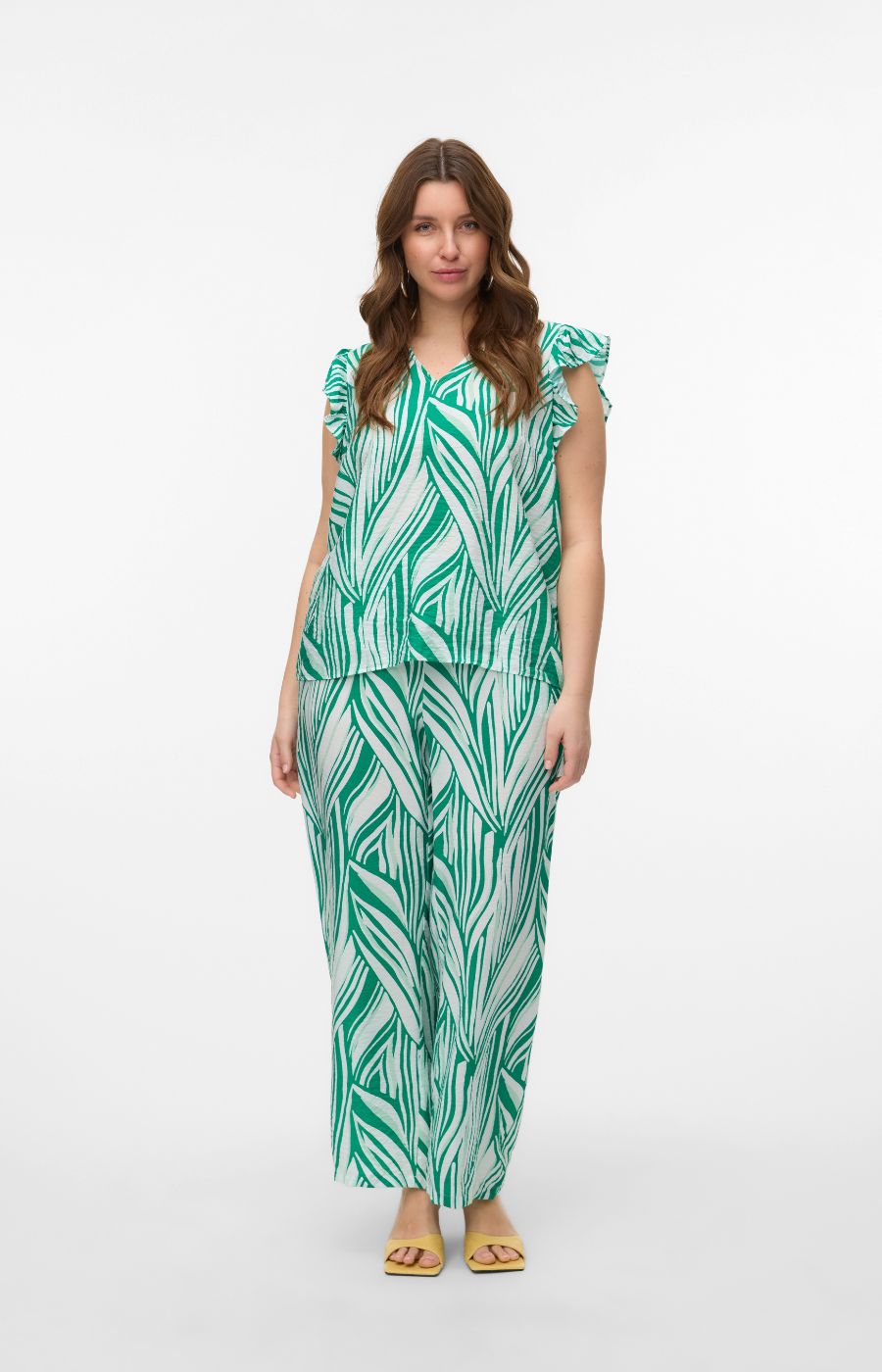 Vero Moda Curve Josie Top in Green Print