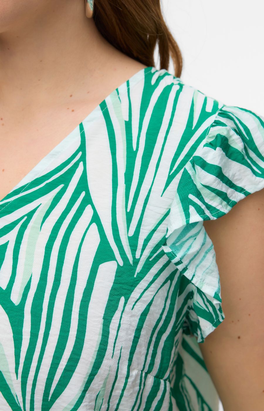 Vero Moda Curve Josie Top in Green Print