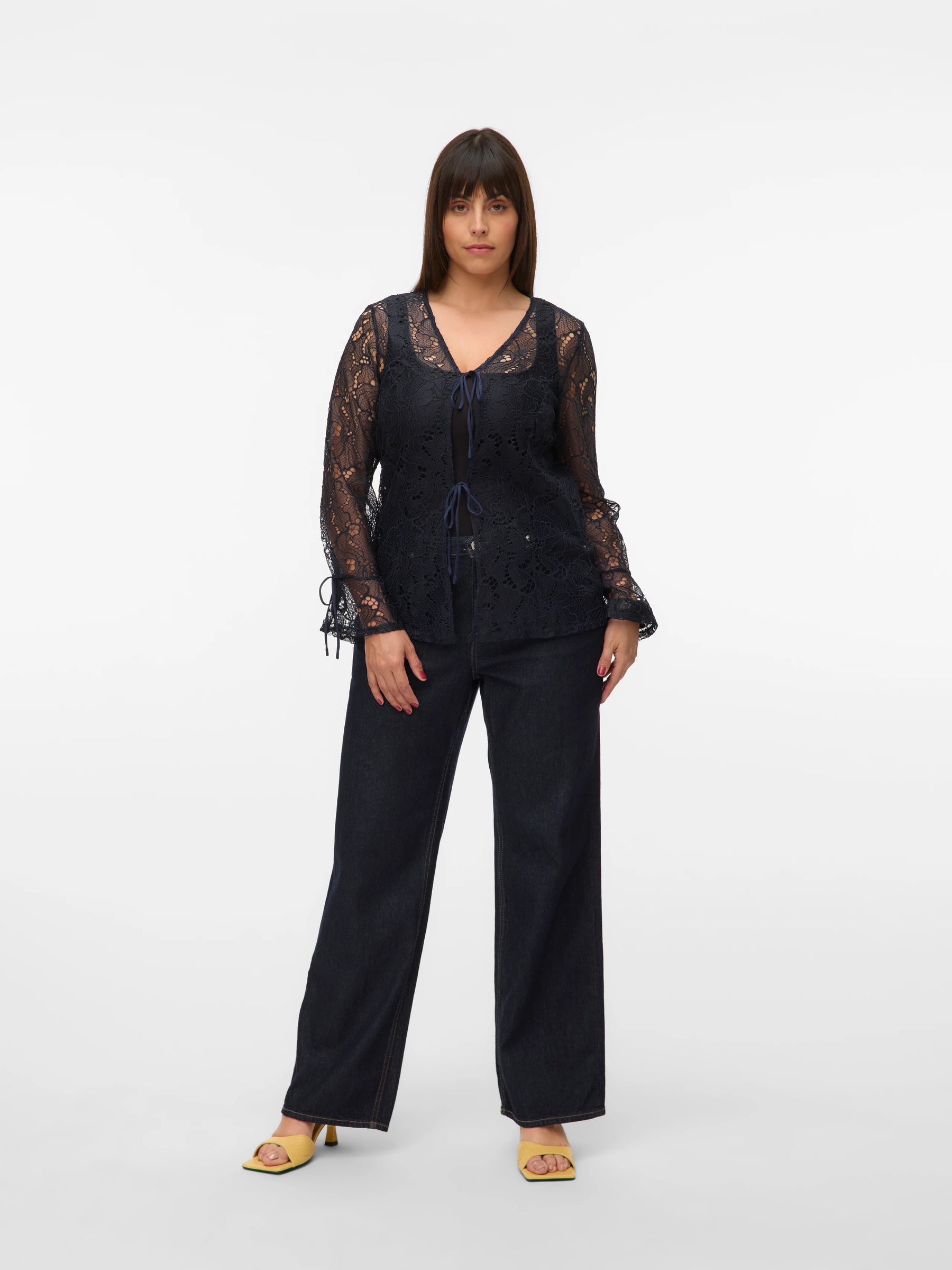 Vero Moda Curve Signa Lace Cardigan