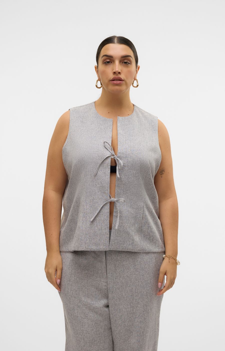 Vero Moda Curve Tammi Waistcoat in Grey