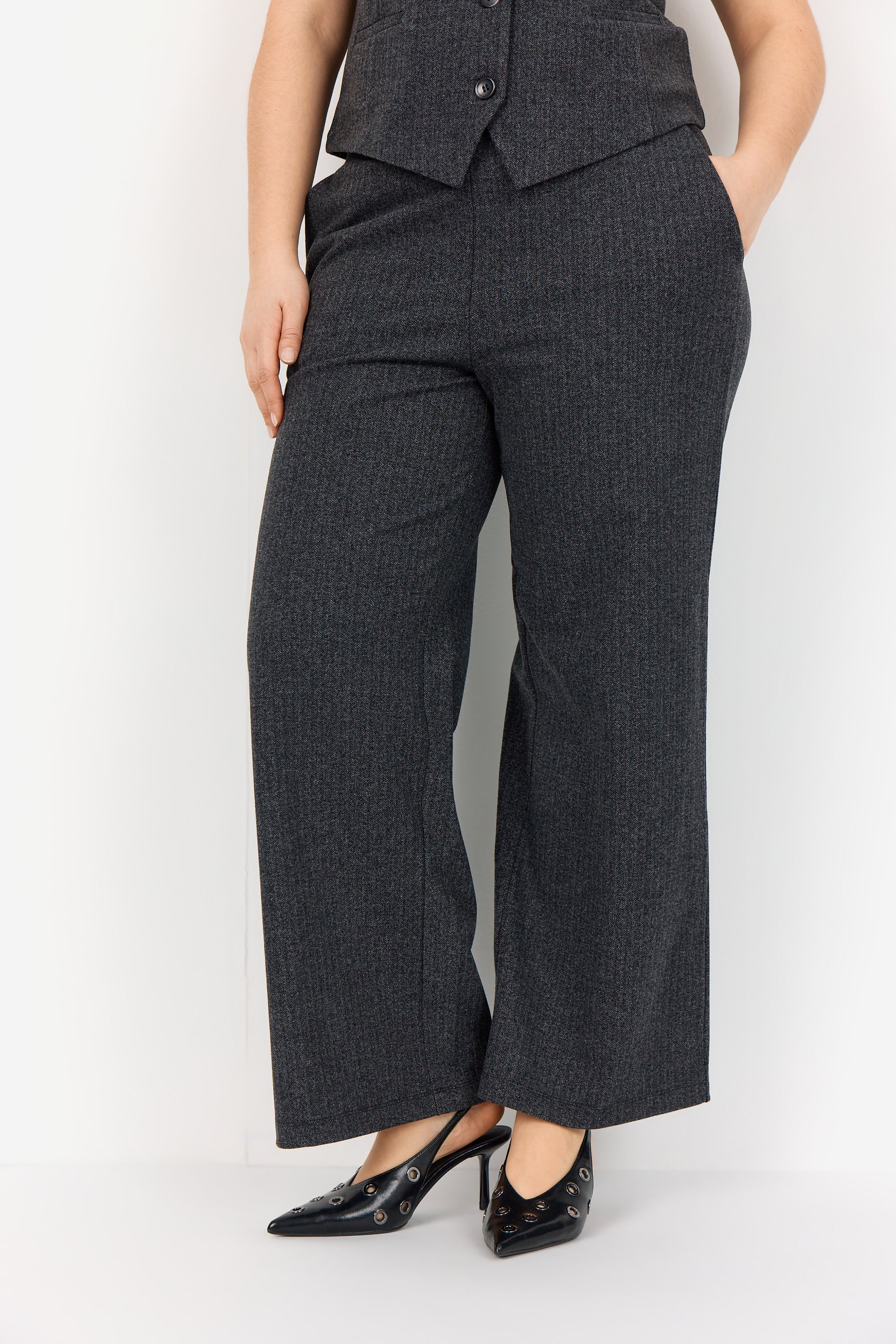 Wasabi Noida Trousers in Grey