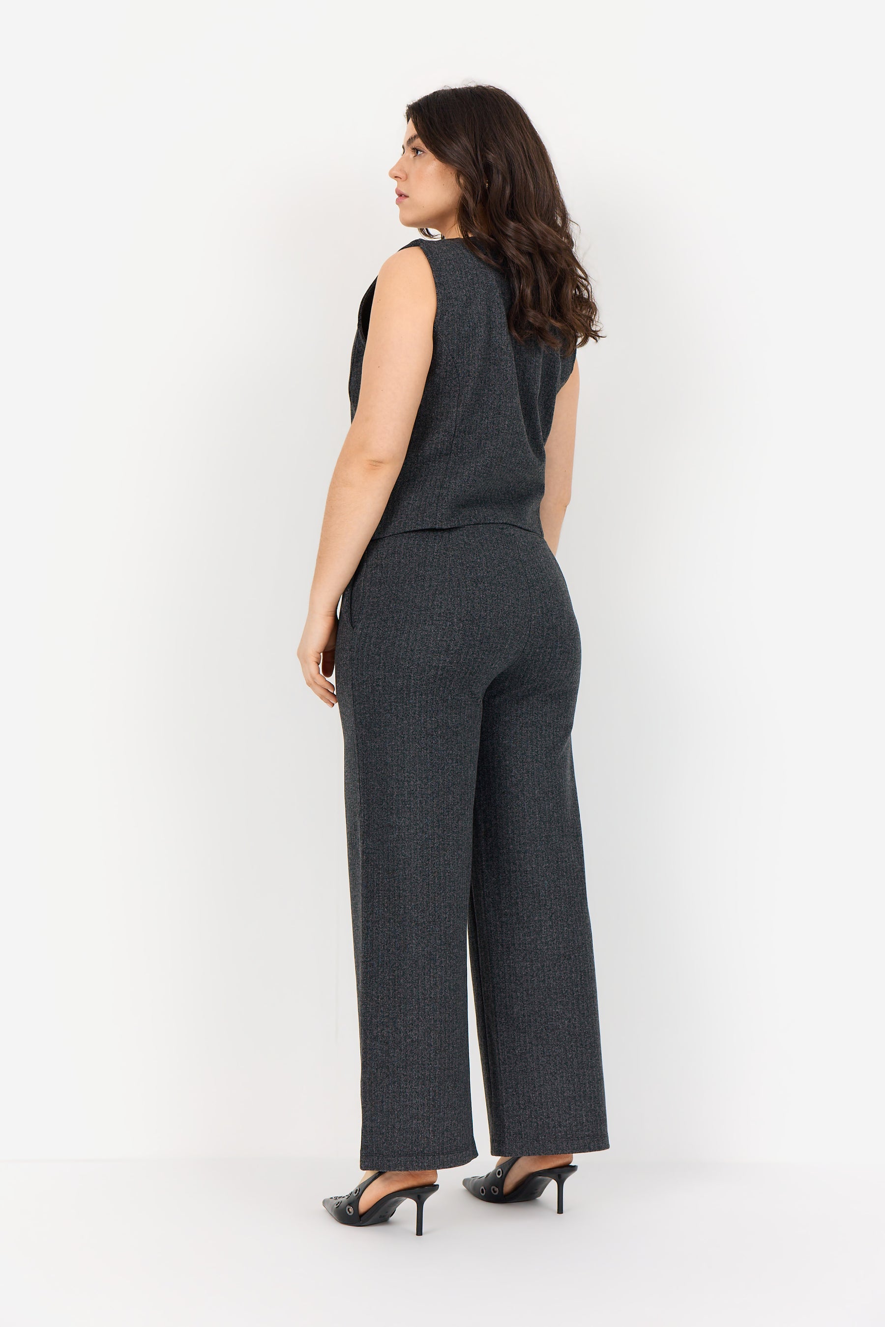 Noida Trousers in Grey