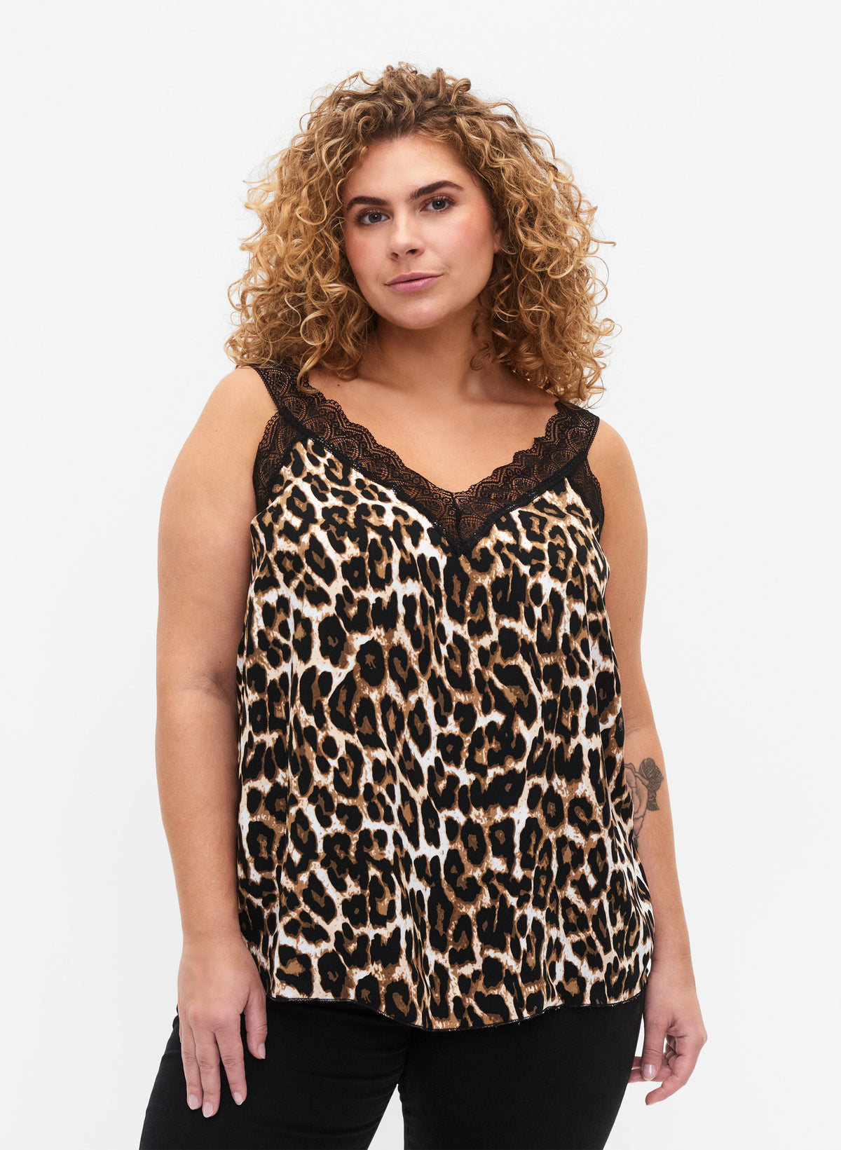 Zizzi Ali Vest in Leopard Print
