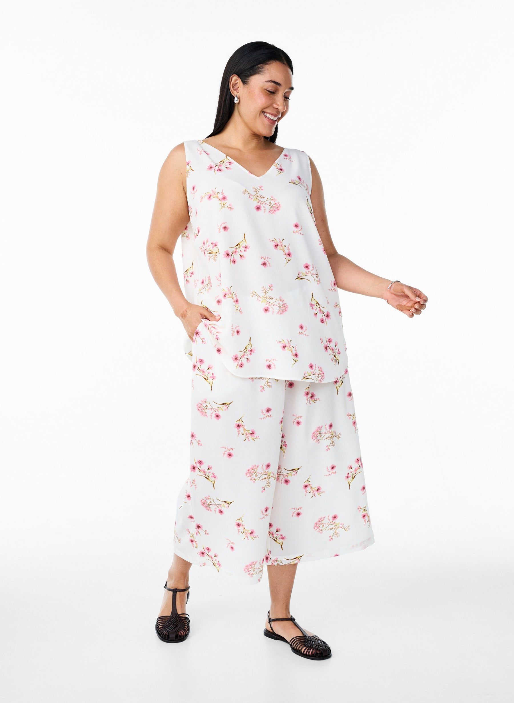 Zizzi Anni Sleeveless Top in White