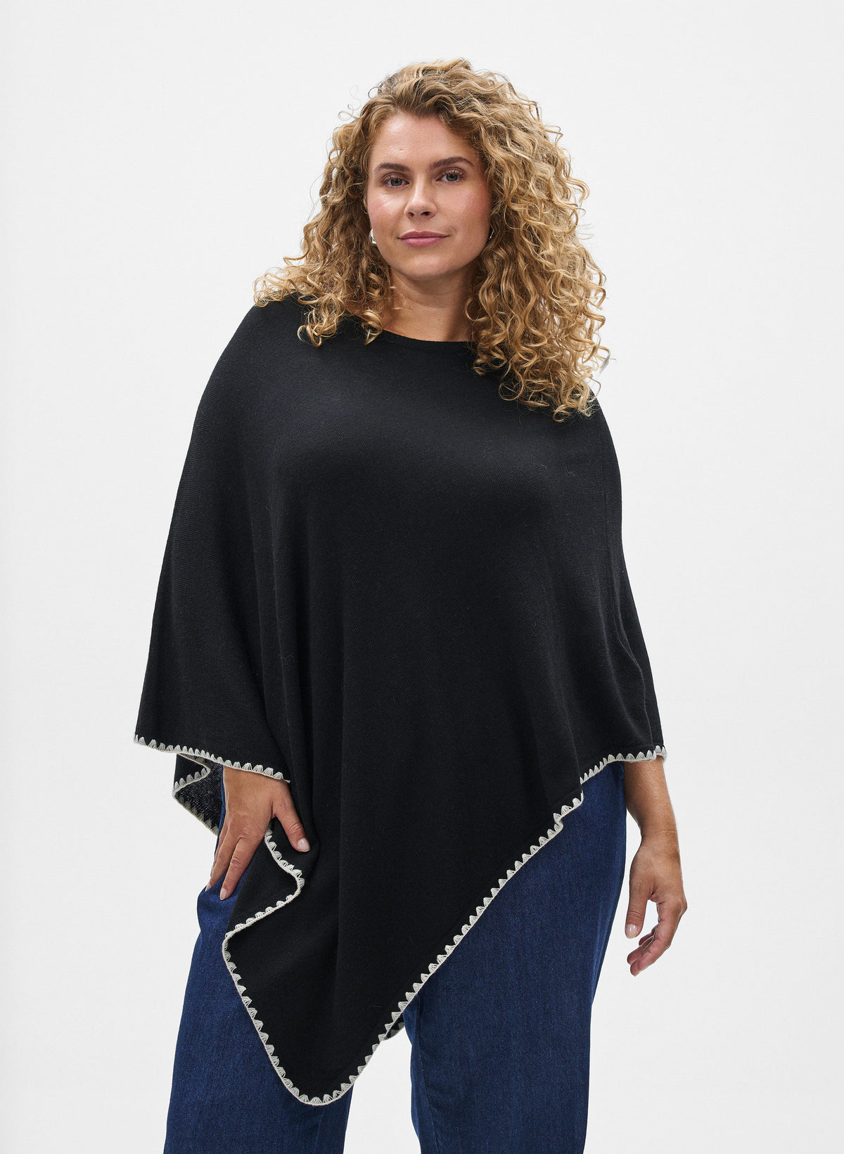 Zizzi Autumn Poncho in Black