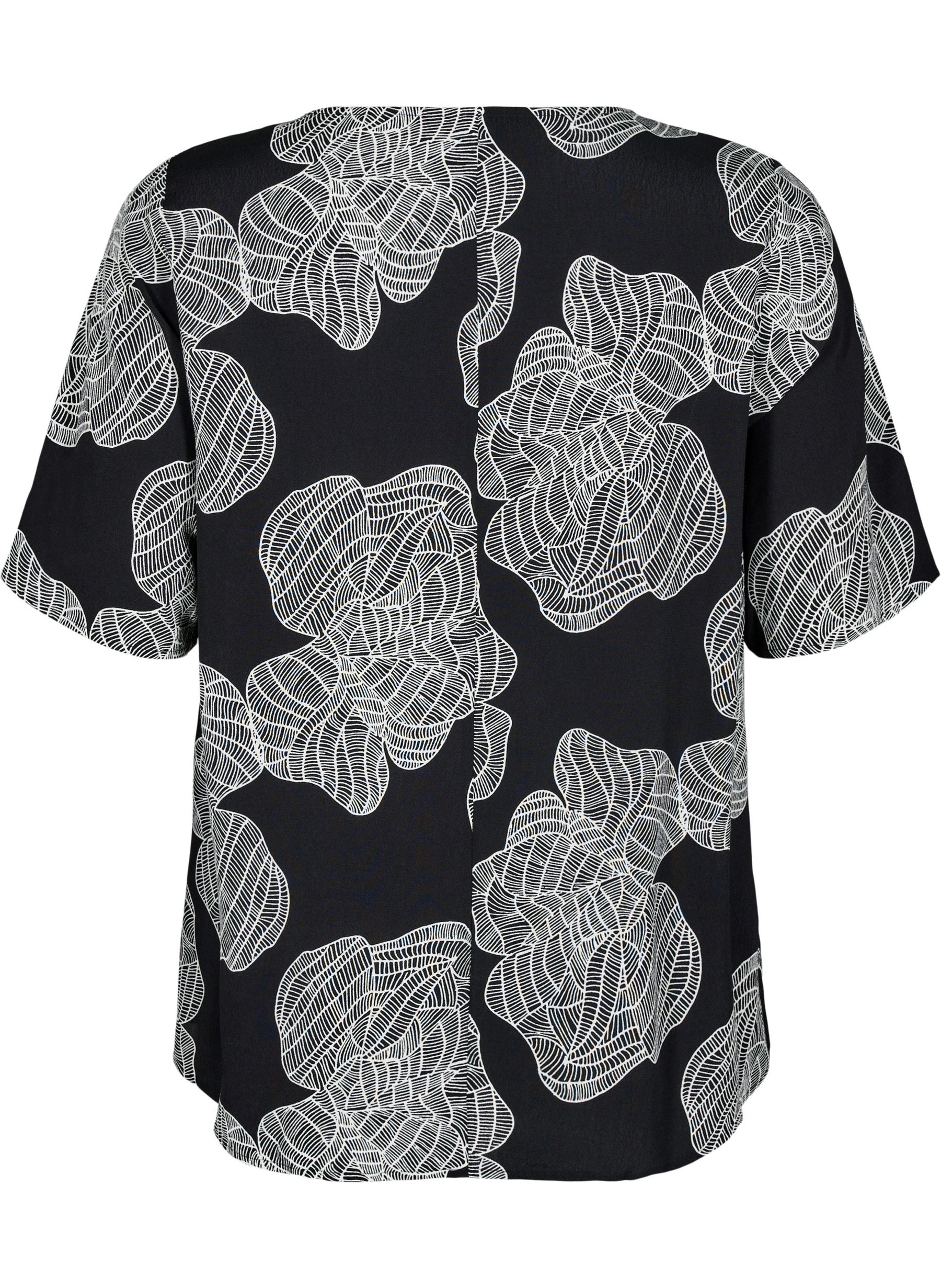Zizzi Bella Blouse in Black Flowers