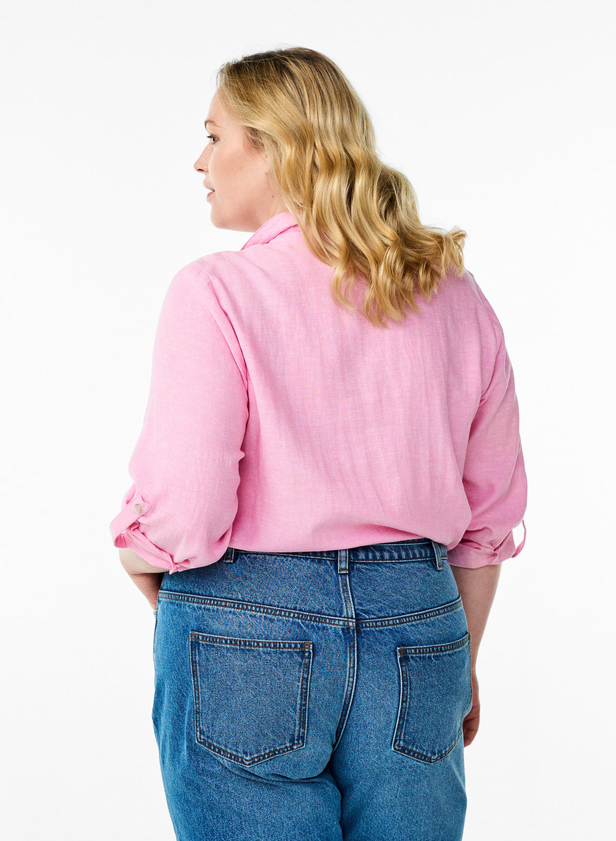 Zizzi Lina Shirt in Pink, back view, long sleeves turned up, collard V neckline
