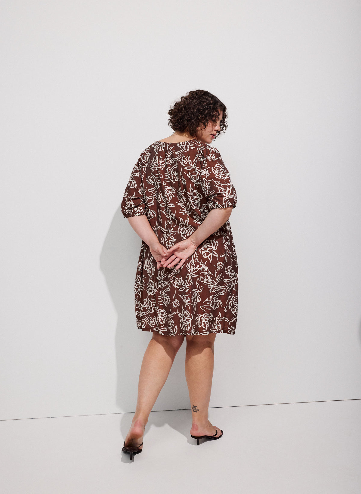 Zizzi Stina Dress in Brown Flower