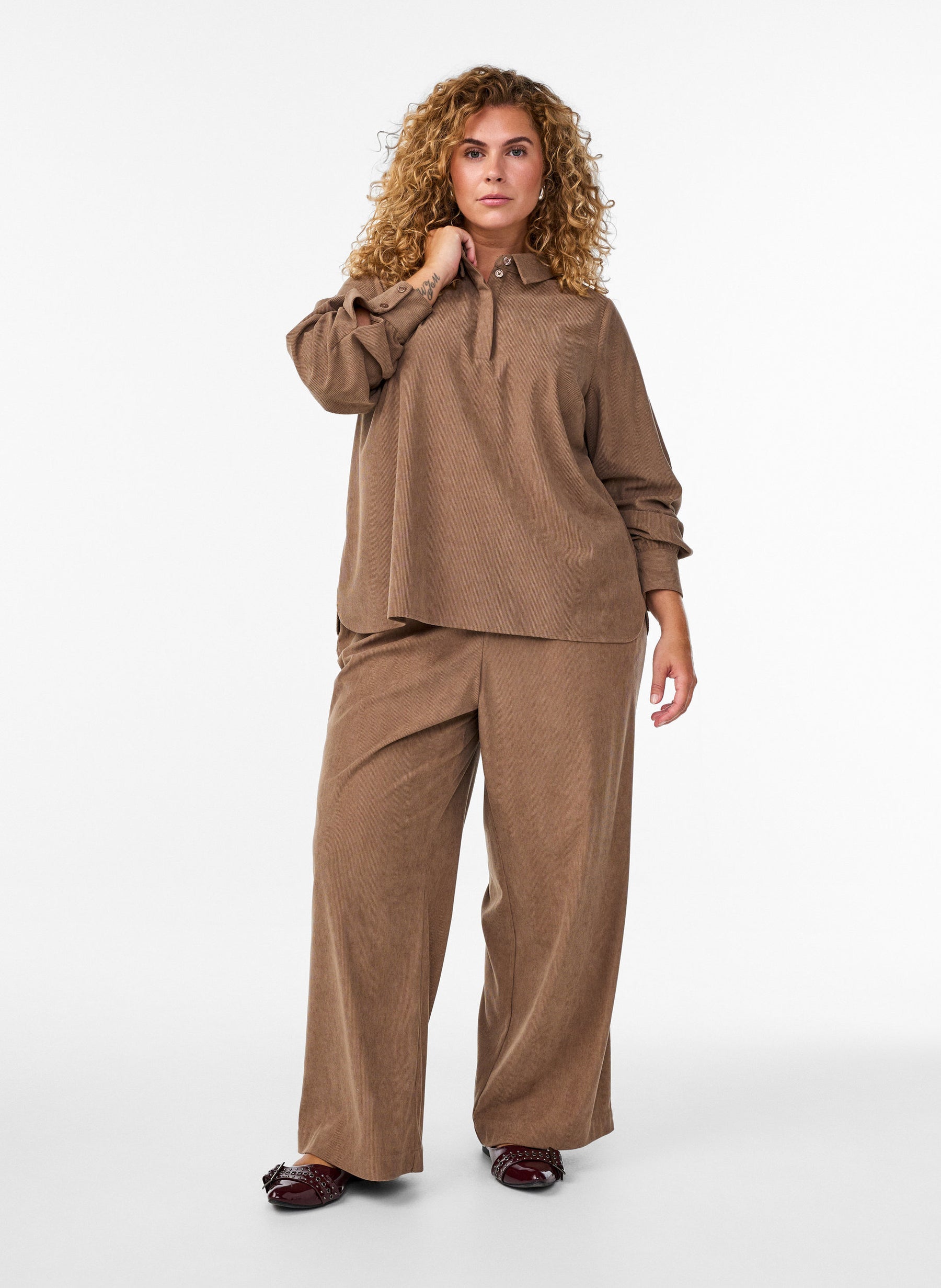 Zizzi Surine Trousers in Taupe