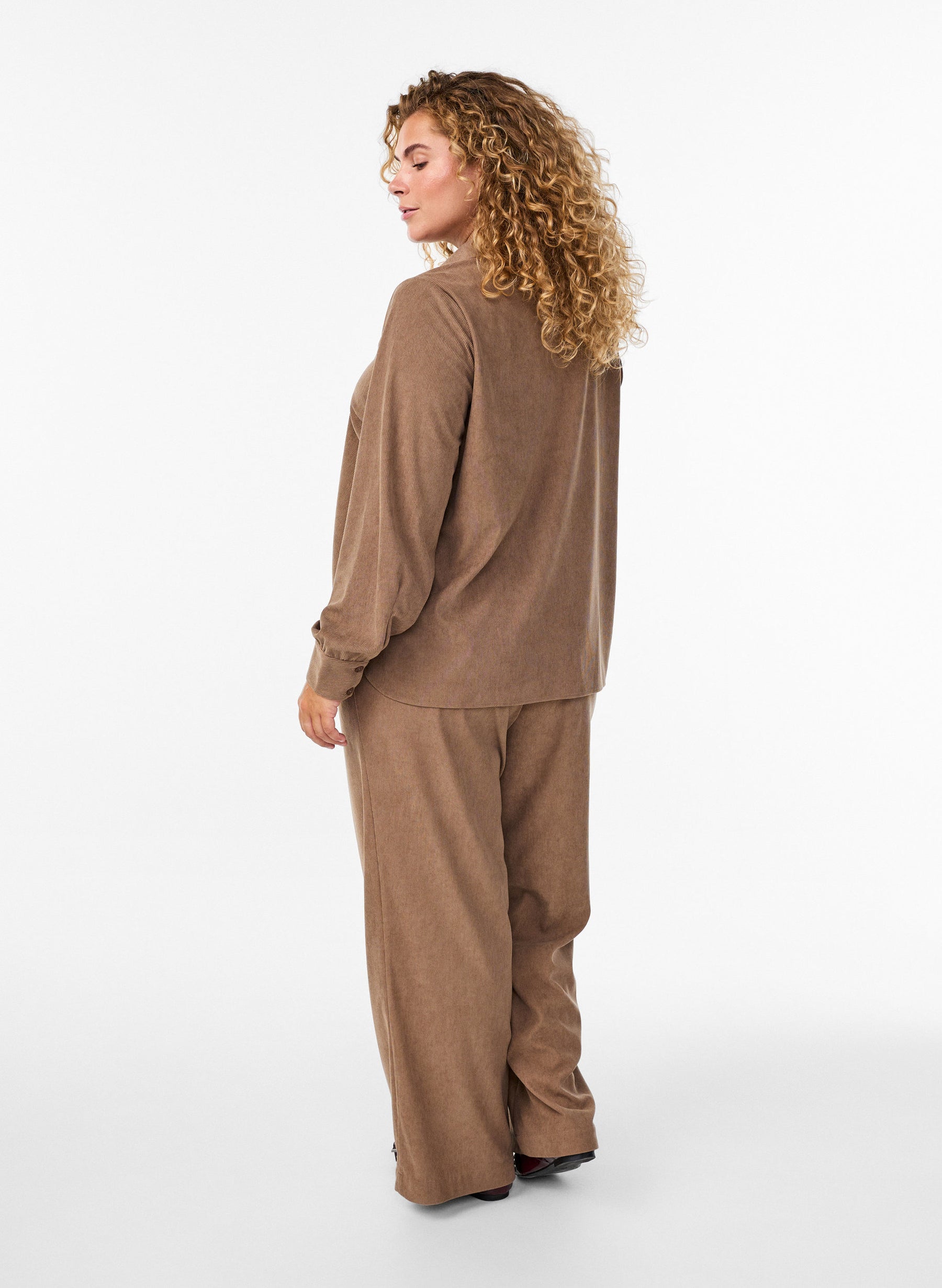 Zizzi Surine Trousers in Taupe