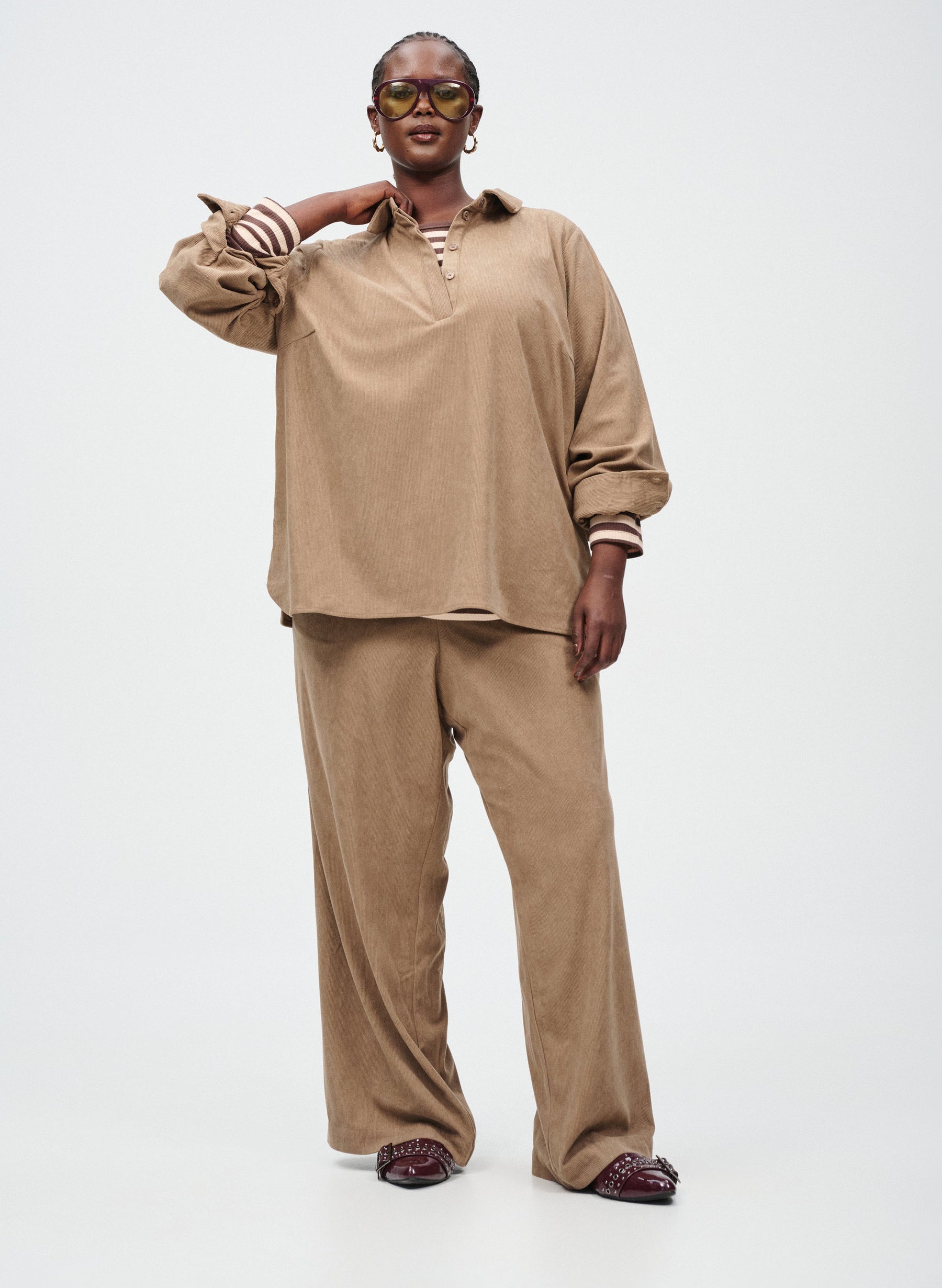Zizzi Surine Trousers in Taupe